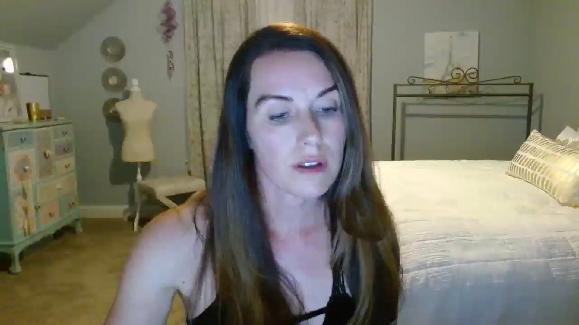 Gallery image thumbnail from ellakane699's myfreecams stream on, 03/26/2025, 03:28 image 3 of 20