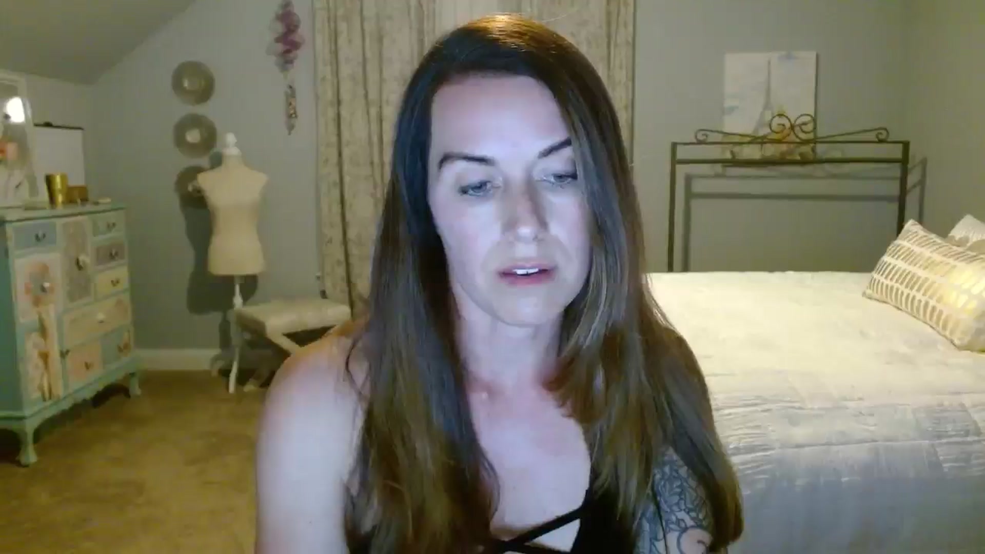 Gallery image thumbnail from ellakane699's myfreecams stream on, 03/26/2025, 03:28 image 5 of 20