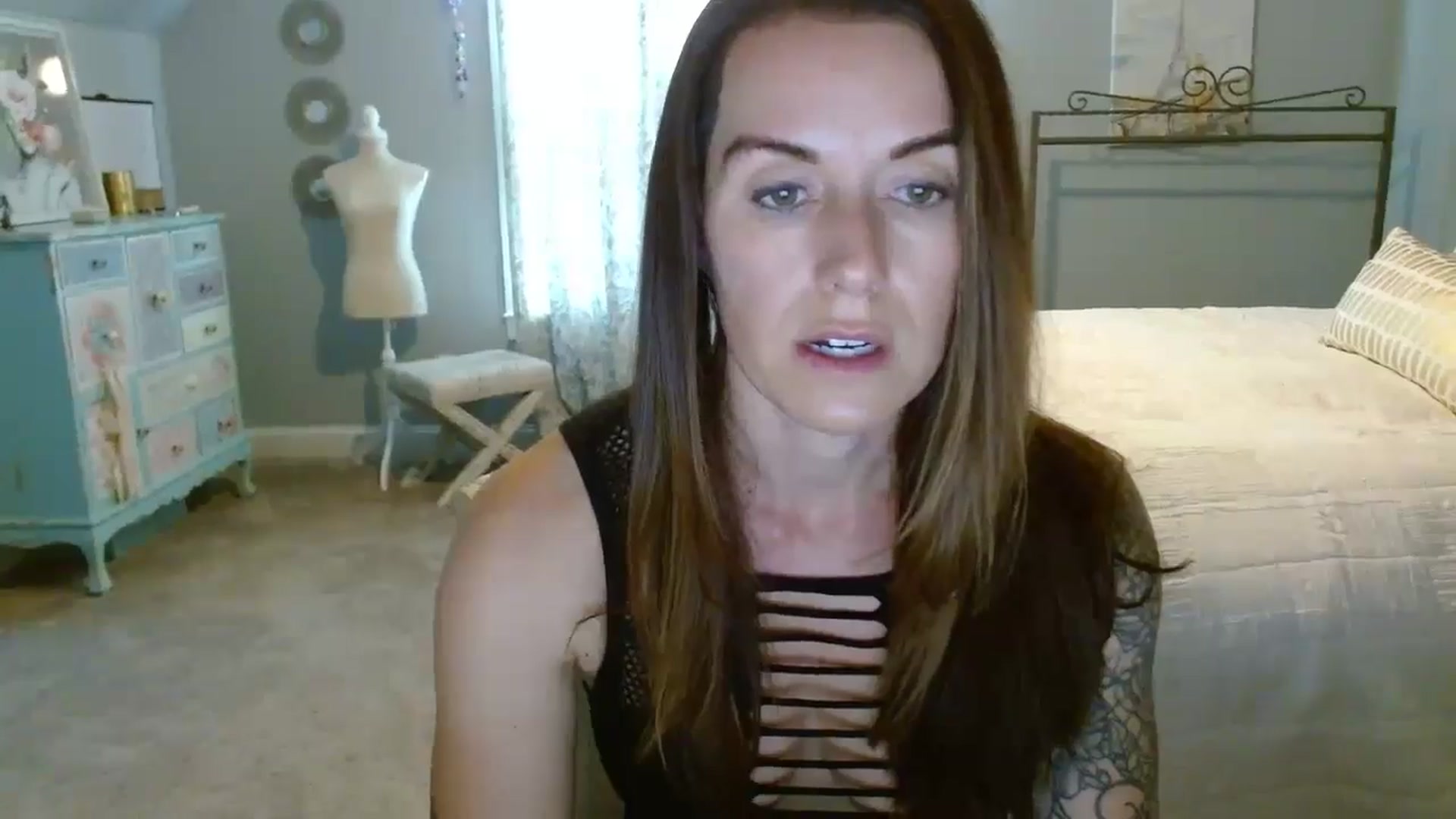 Gallery image thumbnail from ellakane699's myfreecams stream on, 03/26/2025, 13:18 image 4 of 20