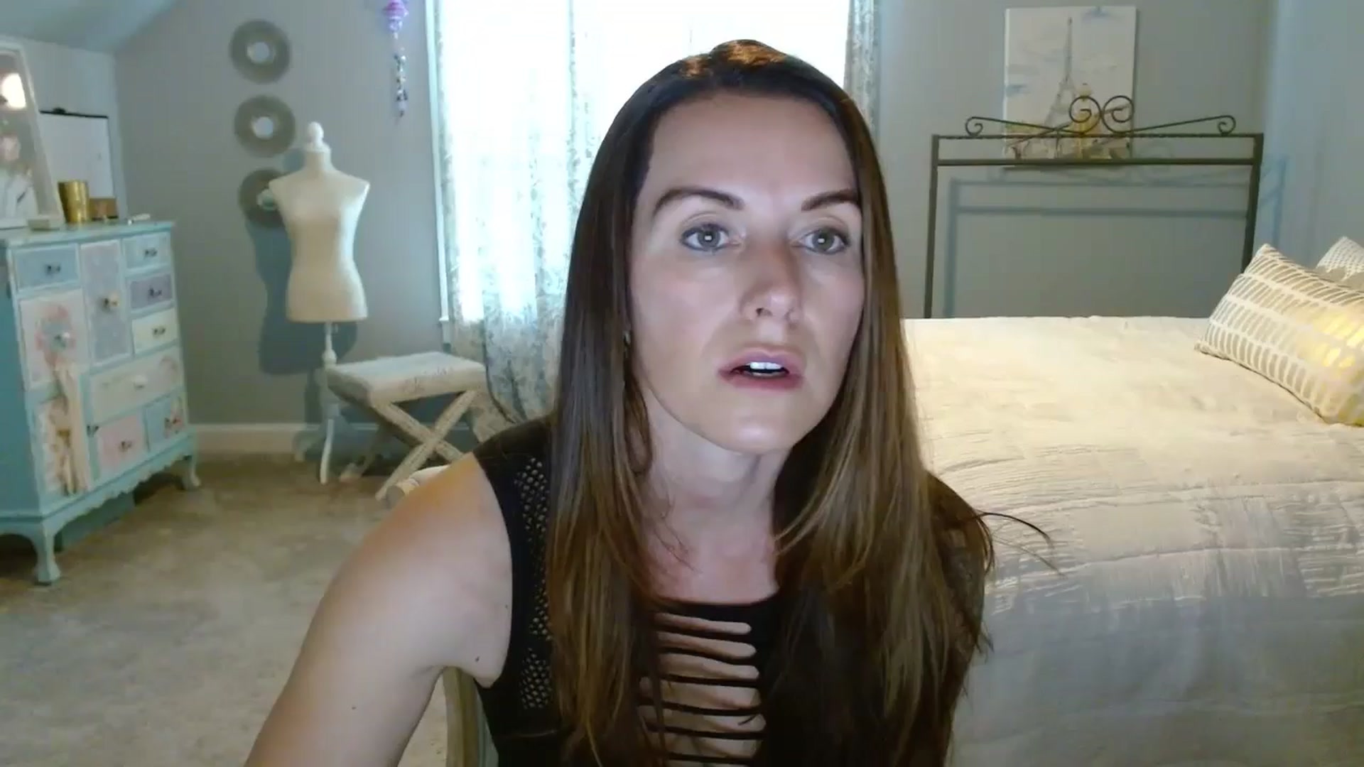 Gallery image thumbnail from ellakane699's myfreecams stream on, 03/26/2025, 13:18 image 14 of 20