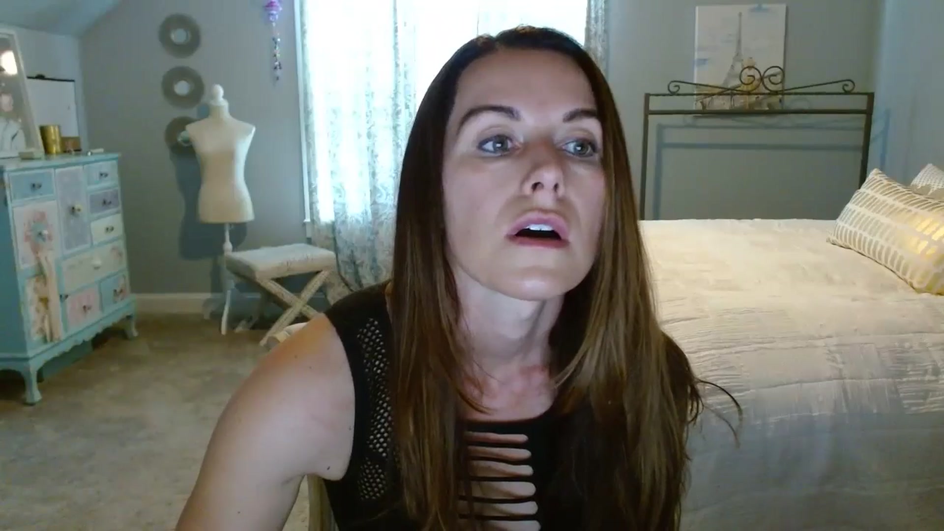 Gallery image thumbnail from ellakane699's myfreecams stream on, 03/26/2025, 13:18 image 11 of 20