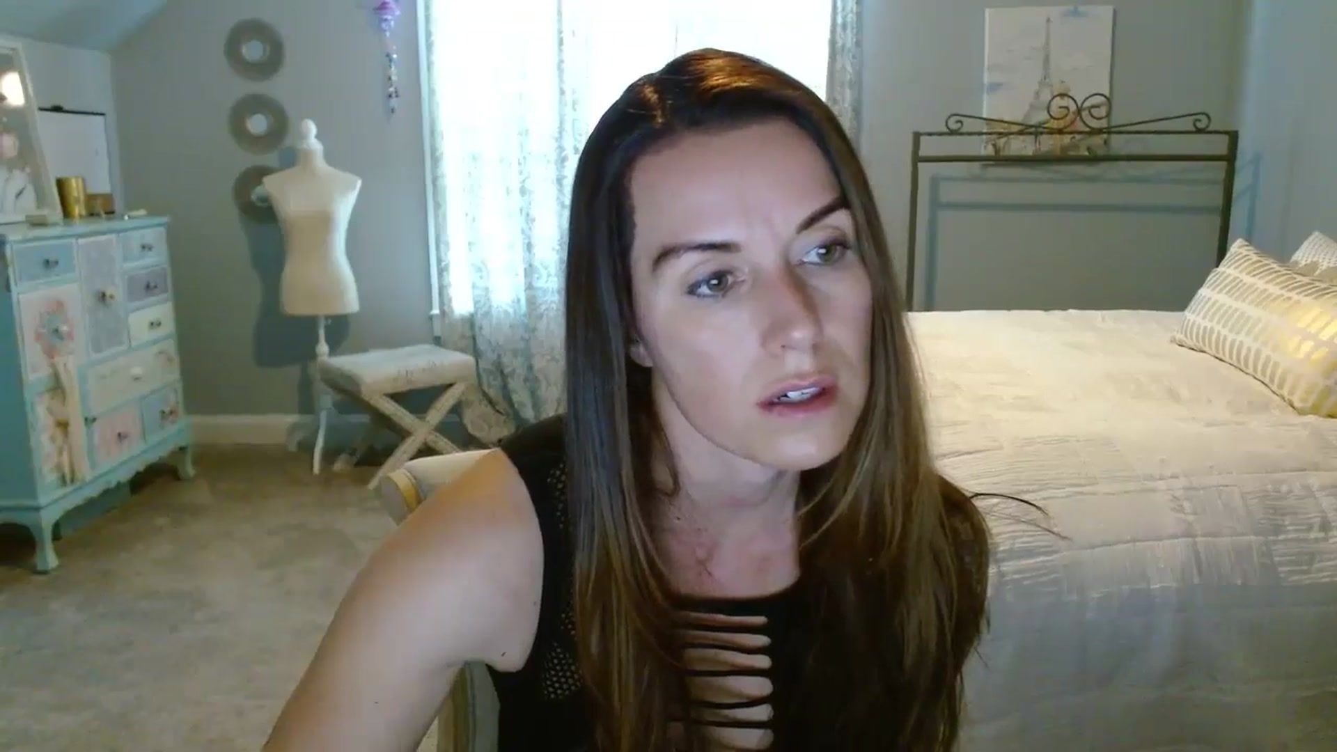 Gallery image thumbnail from ellakane699's myfreecams stream on, 03/26/2025, 13:18 image 15 of 20