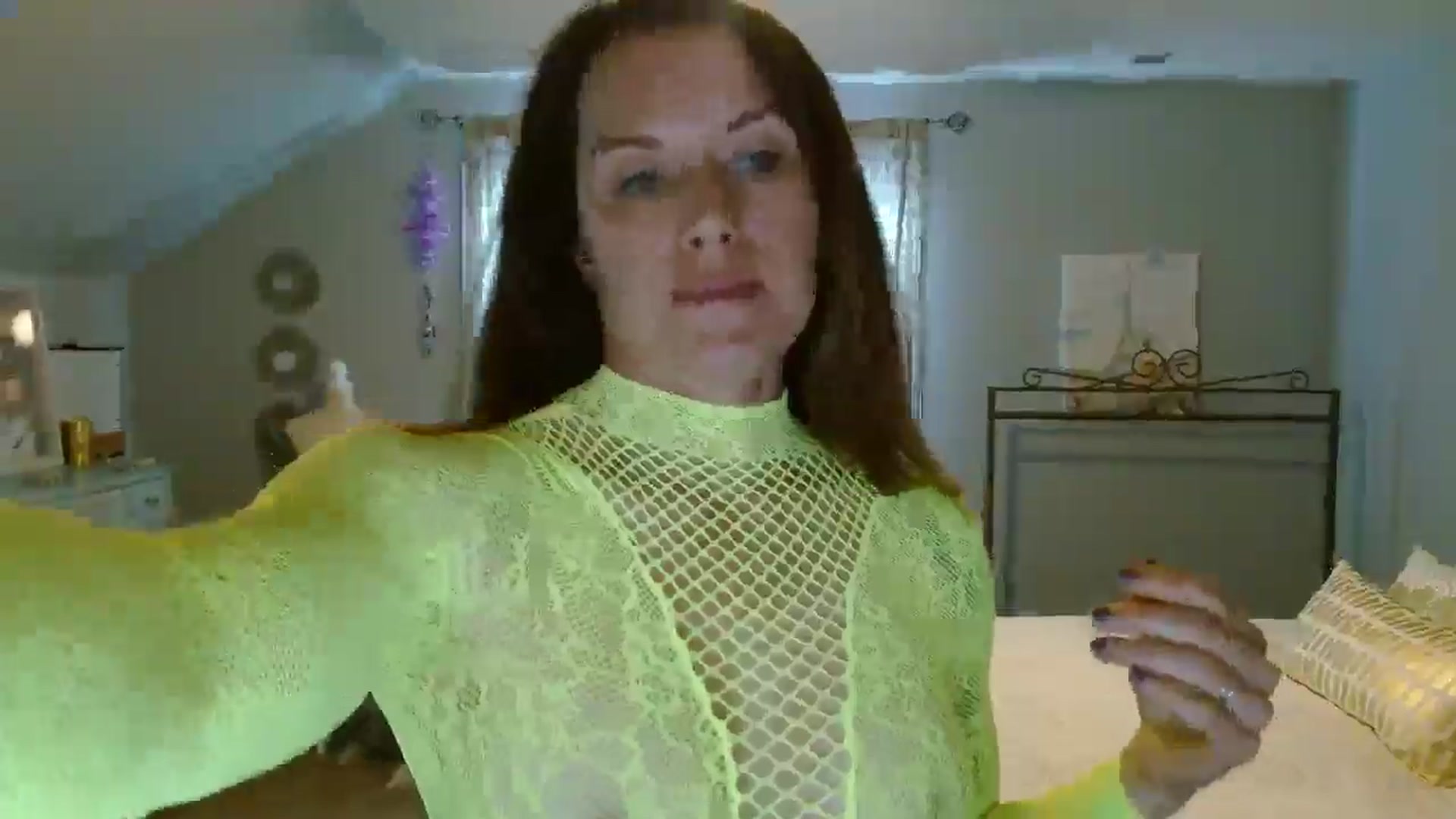 Gallery image thumbnail from ellakane699's myfreecams stream on, 04/01/2025, 14:06 image 10 of 20