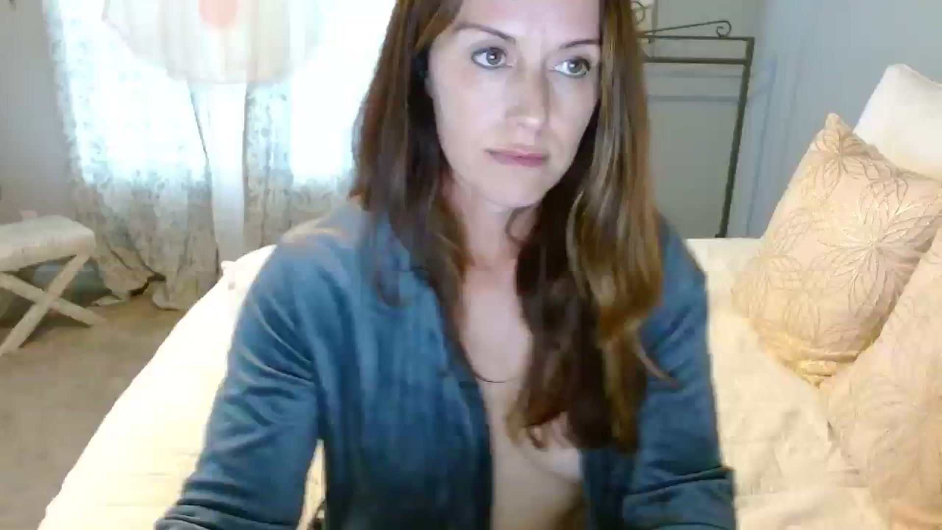 Gallery image thumbnail from ellakane699's myfreecams stream on, 04/10/2025, 15:10 image 11 of 20