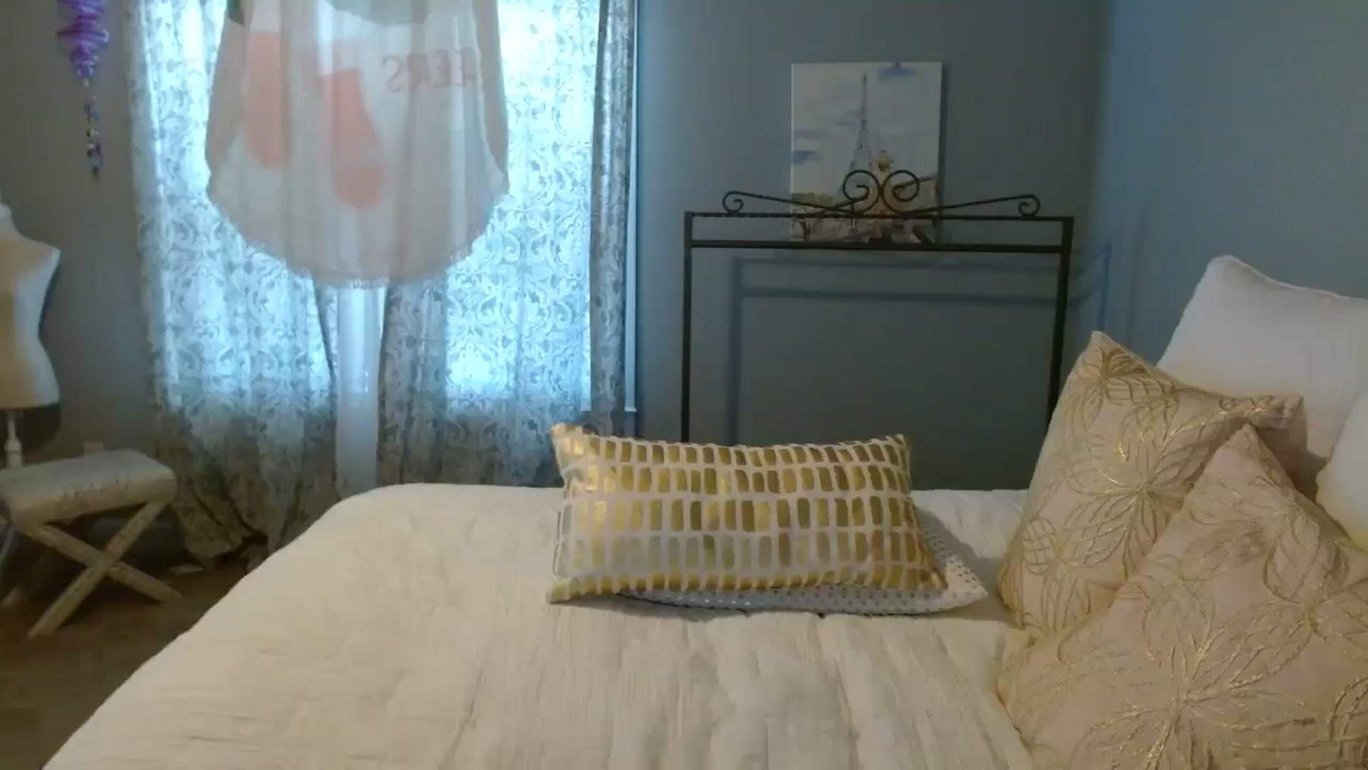 Gallery image thumbnail from ellakane699's myfreecams stream on, 04/15/2025, 15:19 image 1 of 20