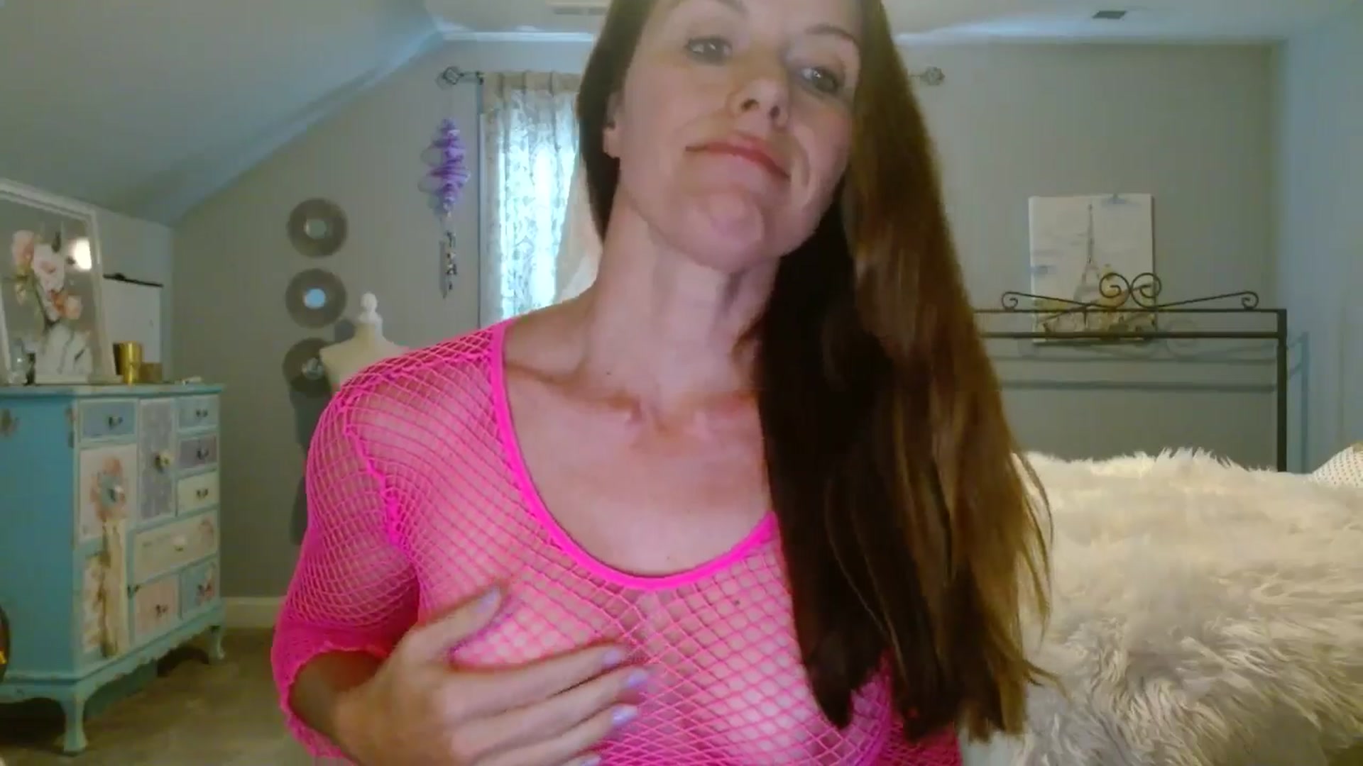 Gallery image thumbnail from ellakane699's myfreecams stream on, 05/28/2025, 13:55 image 2 of 20