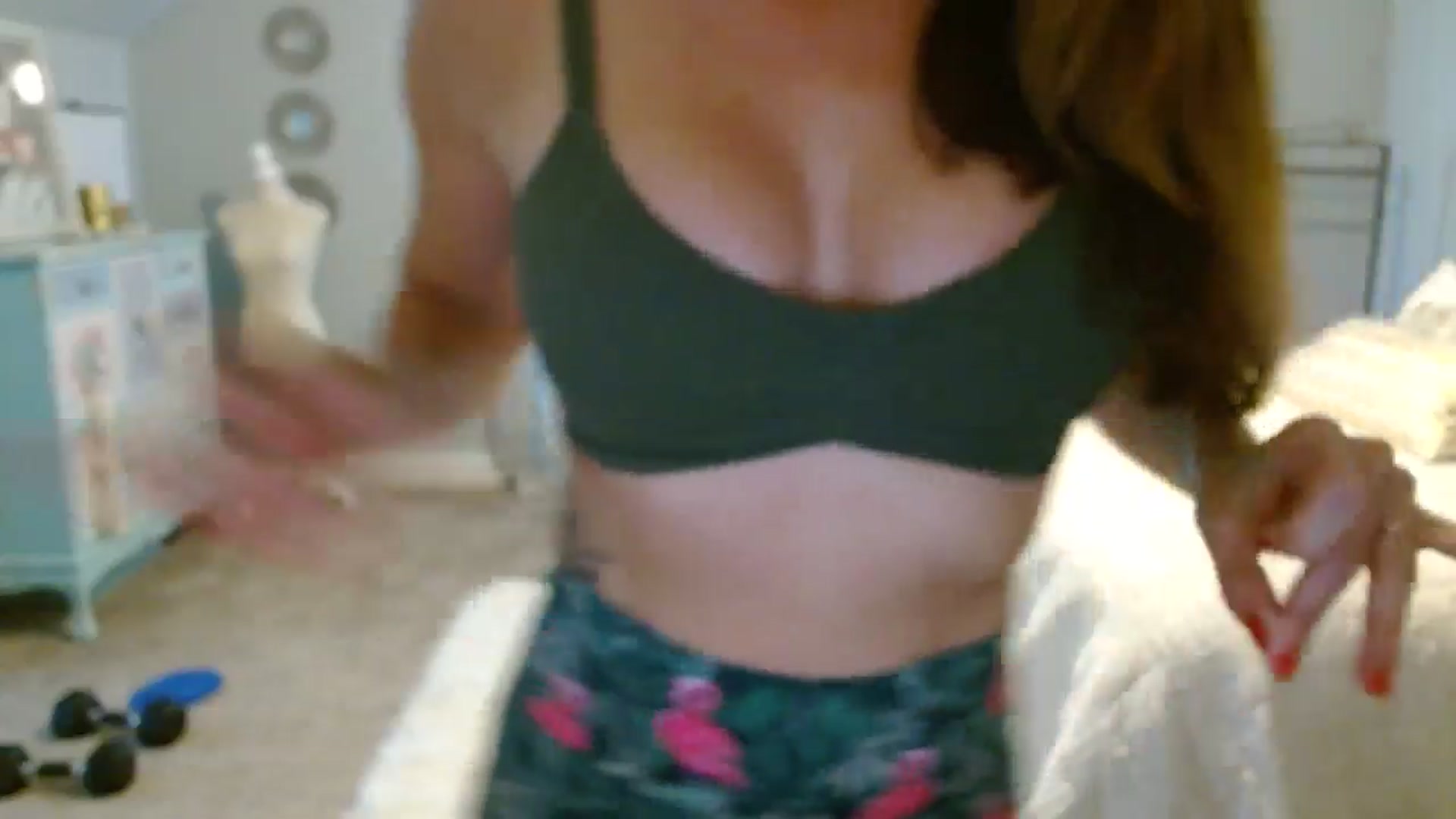 Gallery image thumbnail from ellakane699's myfreecams stream on, 08/01/2025, 14:38 image 12 of 20