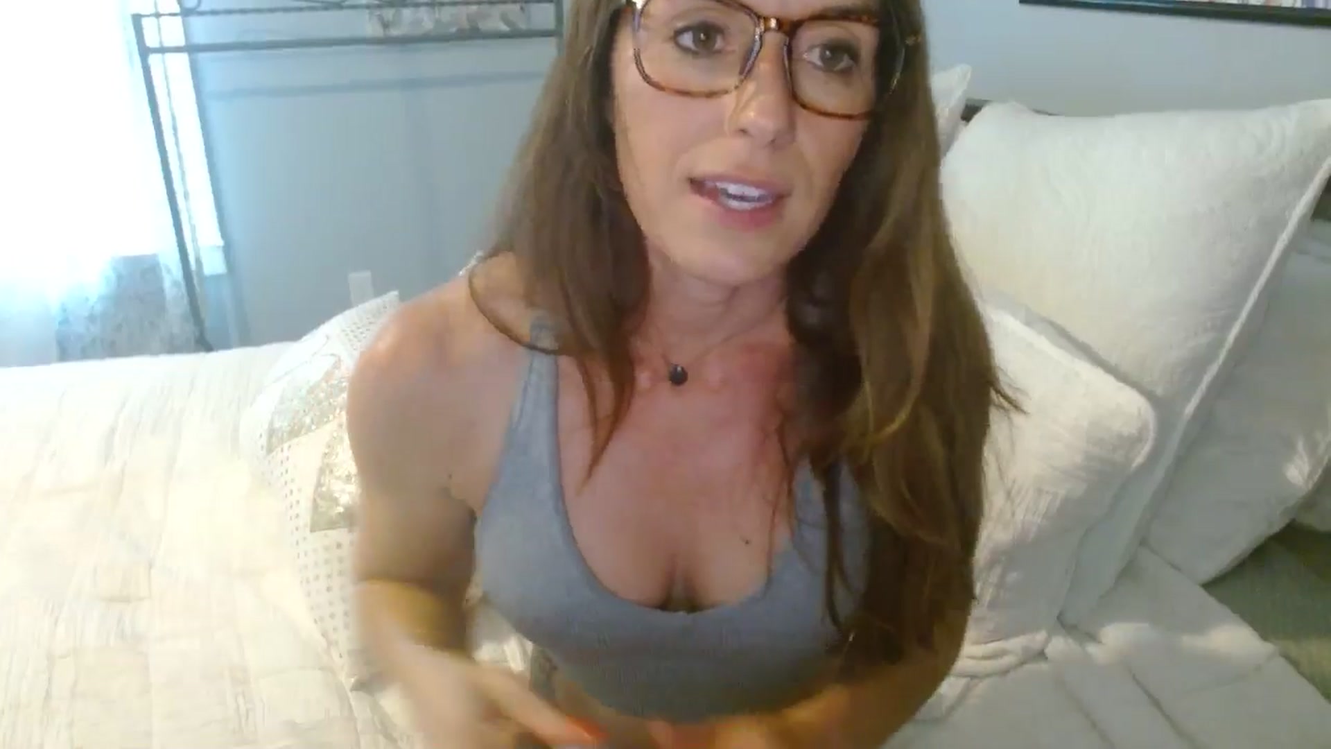 Gallery image thumbnail from ellakane699's myfreecams stream on, 08/15/2025, 14:53 image 6 of 20