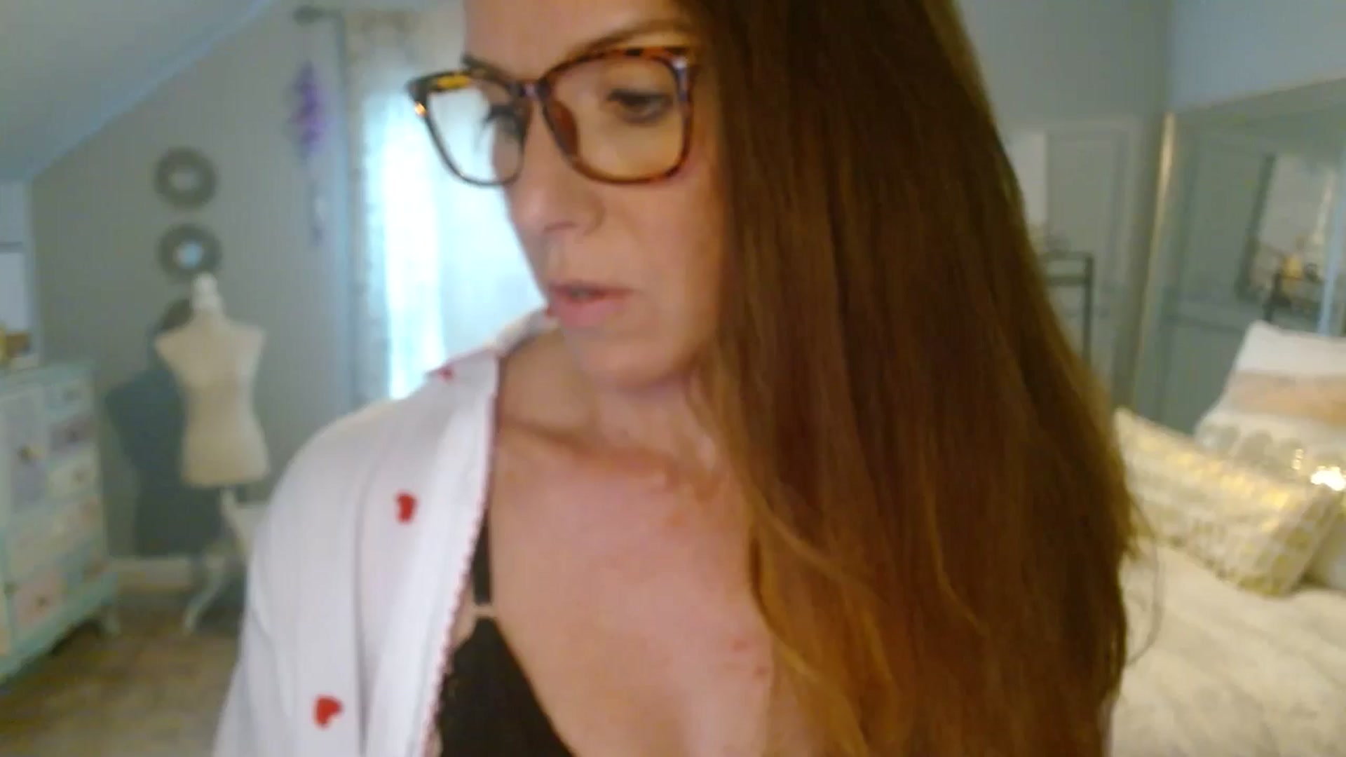Gallery image thumbnail from ellakane699's myfreecams stream on, 08/18/2025, 20:35 image 1 of 20