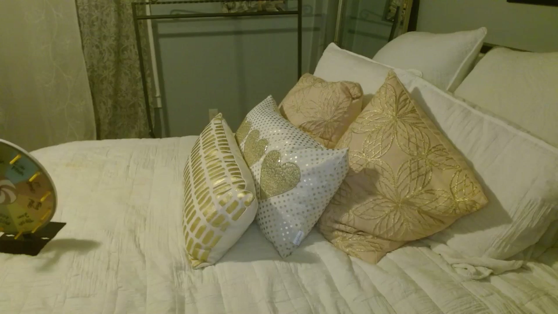 Gallery image thumbnail from ellakane699's myfreecams stream on, 08/19/2025, 02:15 image 2 of 20