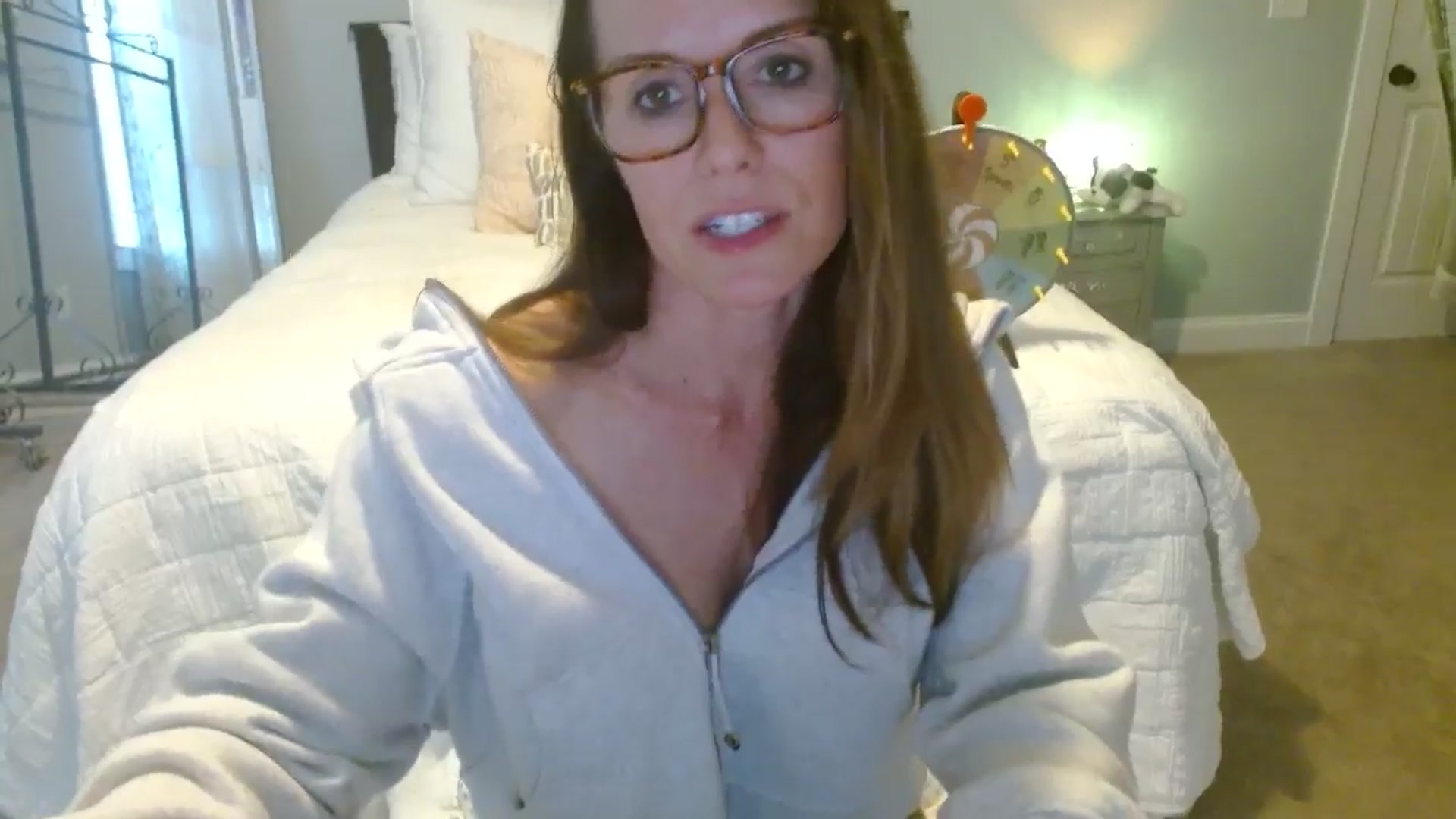 Gallery image thumbnail from ellakane699's myfreecams stream on, 11/04/2025, 15:01 image 4 of 20