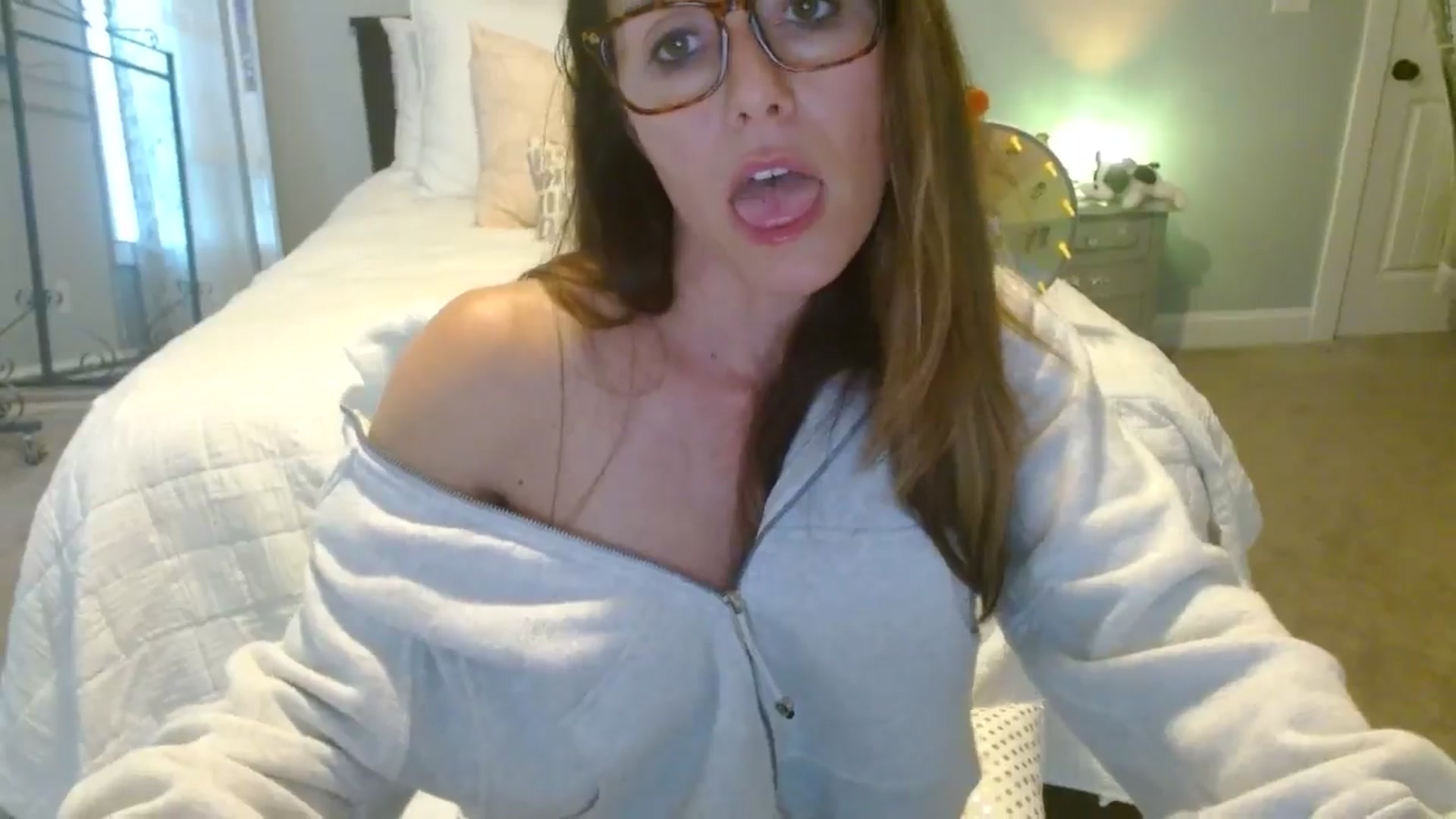 Gallery image thumbnail from ellakane699's myfreecams stream on, 11/04/2025, 15:01 image 8 of 20