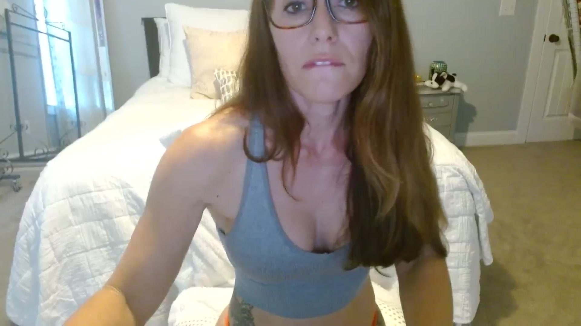 Gallery image thumbnail from ellakane699's myfreecams stream on, 11/06/2025, 14:45 image 6 of 20