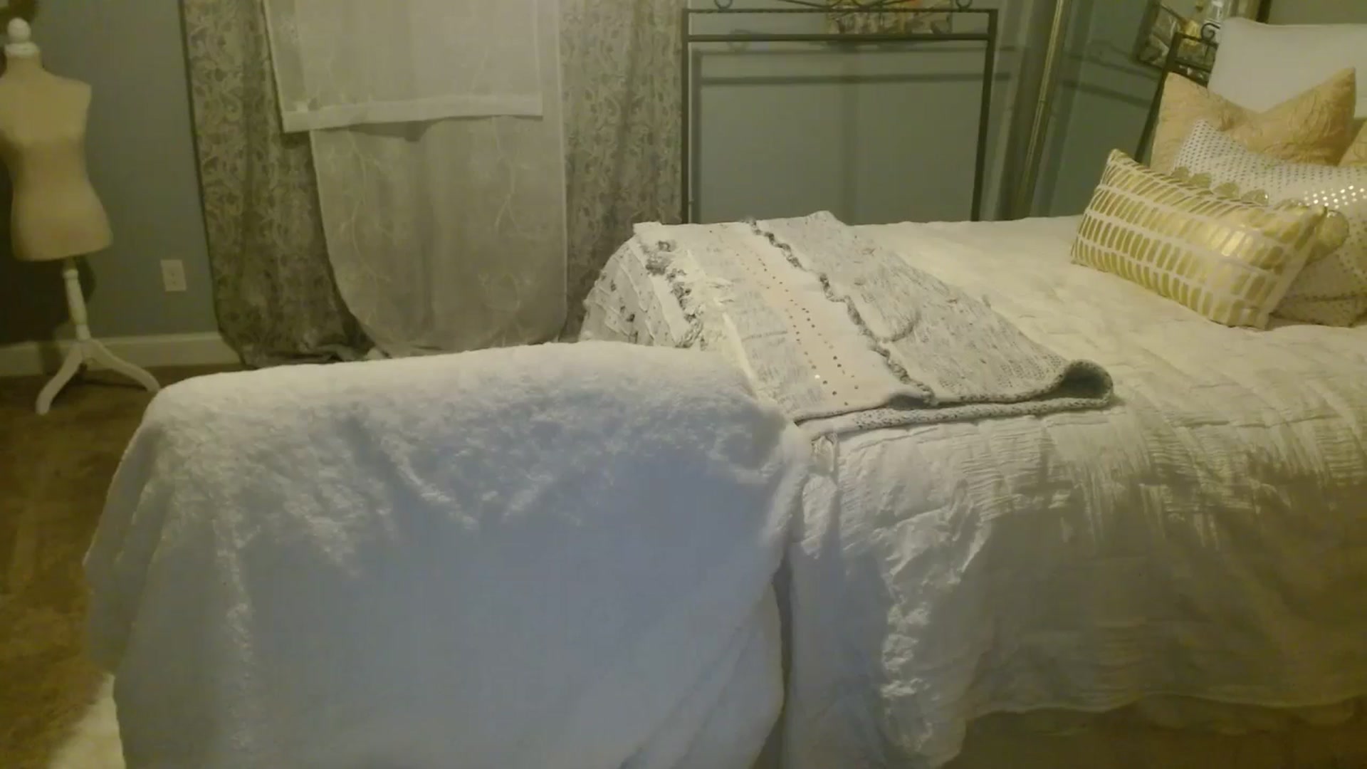 Gallery image thumbnail from ellakane699's myfreecams stream on, 12/16/2025, 04:16 image 11 of 20