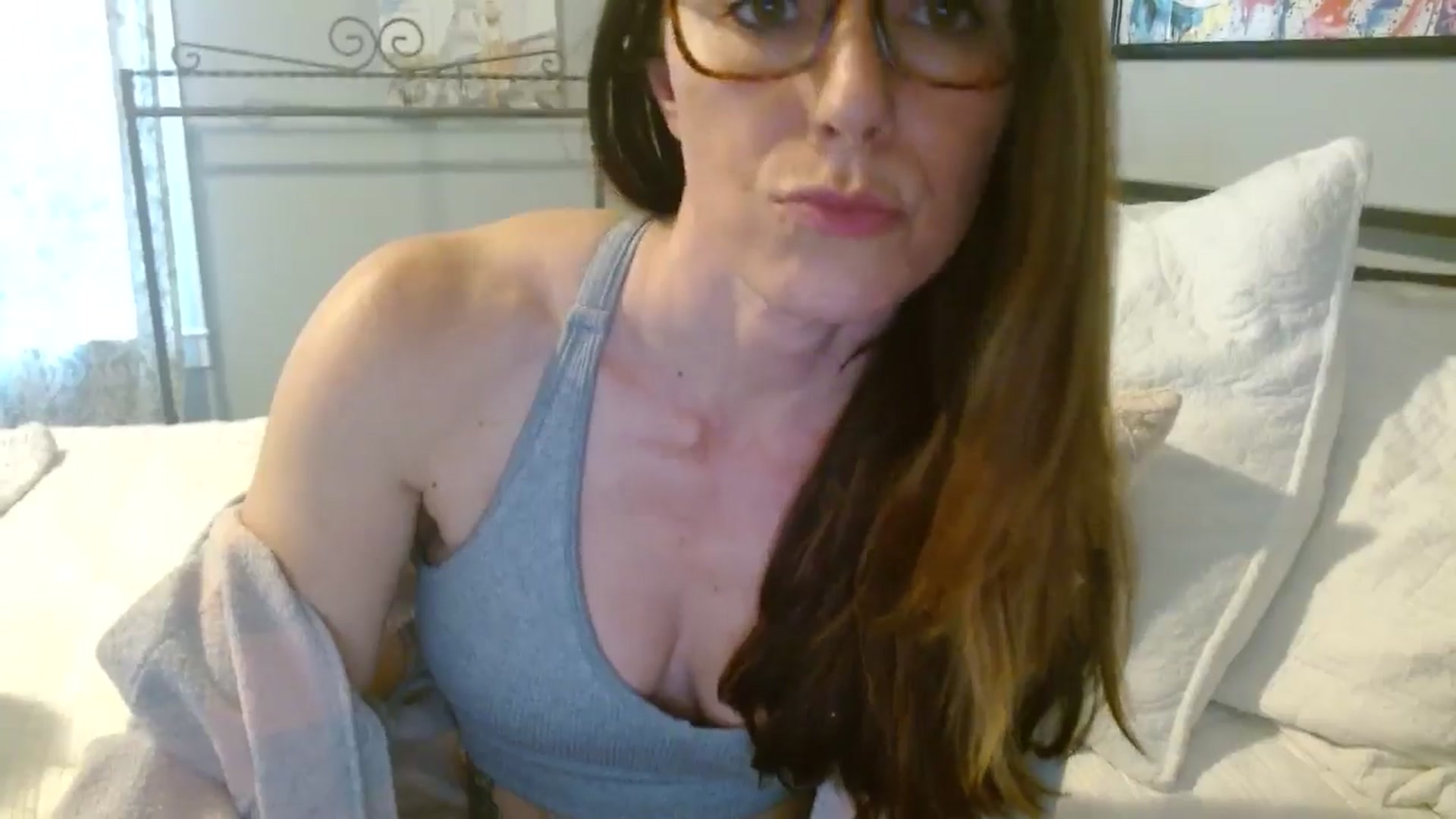 Gallery image thumbnail from ellakane699's myfreecams stream on, 01/22/2026, 21:11 image 7 of 20