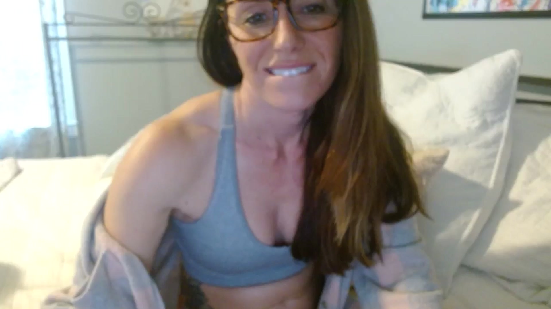 Gallery image thumbnail from ellakane699's myfreecams stream on, 01/22/2026, 21:11 image 2 of 20