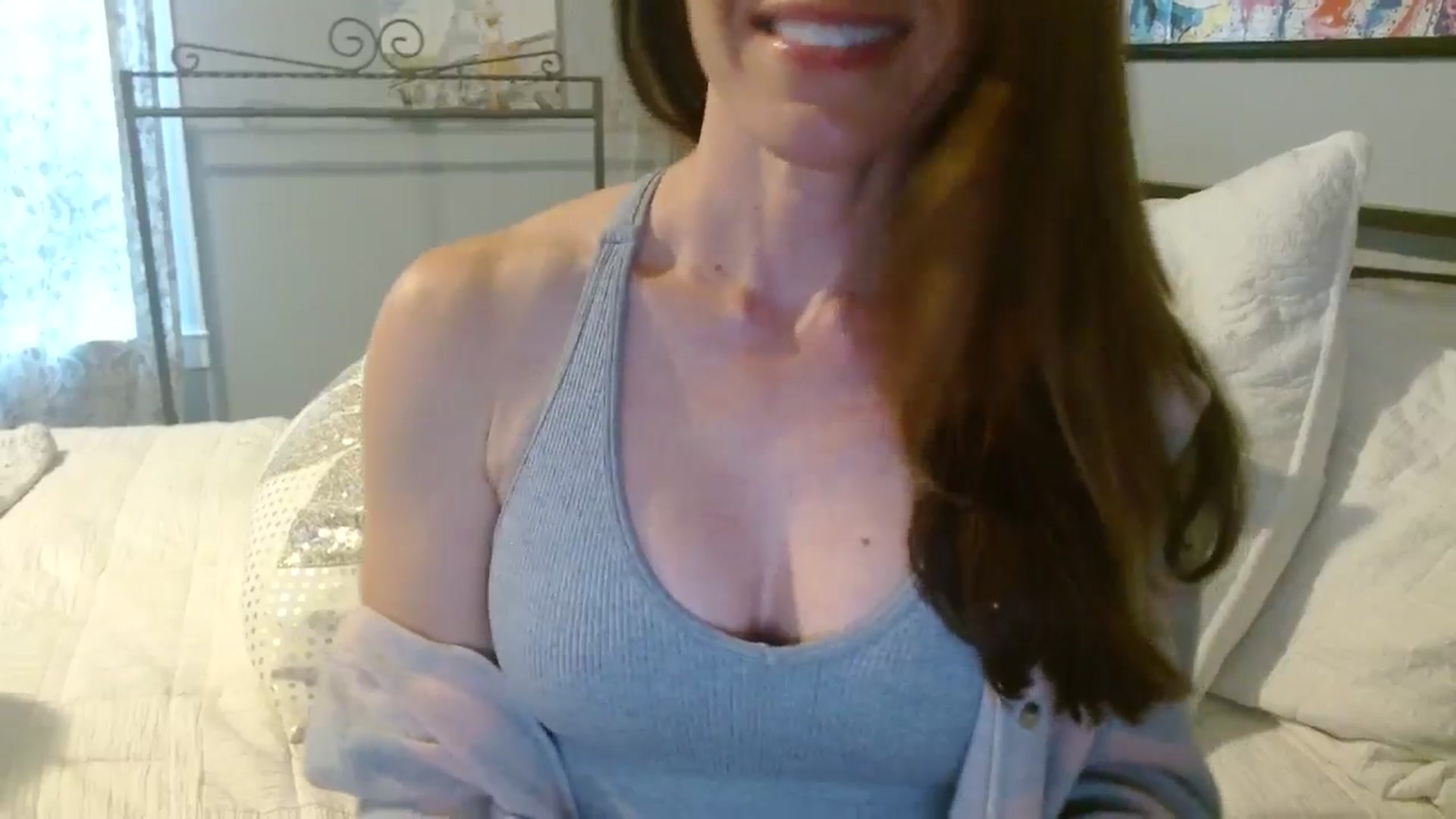 Gallery image thumbnail from ellakane699's myfreecams stream on, 01/22/2026, 21:11 image 13 of 20