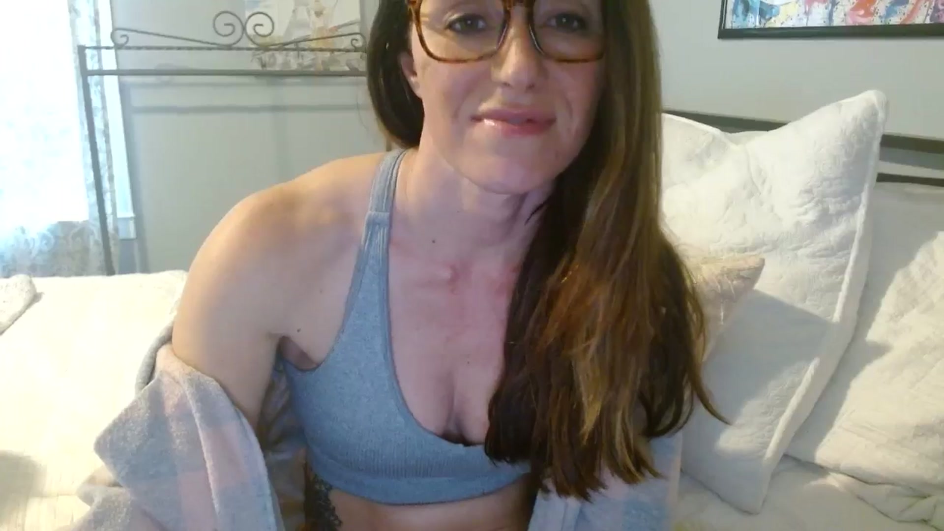 Gallery image thumbnail from ellakane699's myfreecams stream on, 01/22/2026, 21:11 image 4 of 20