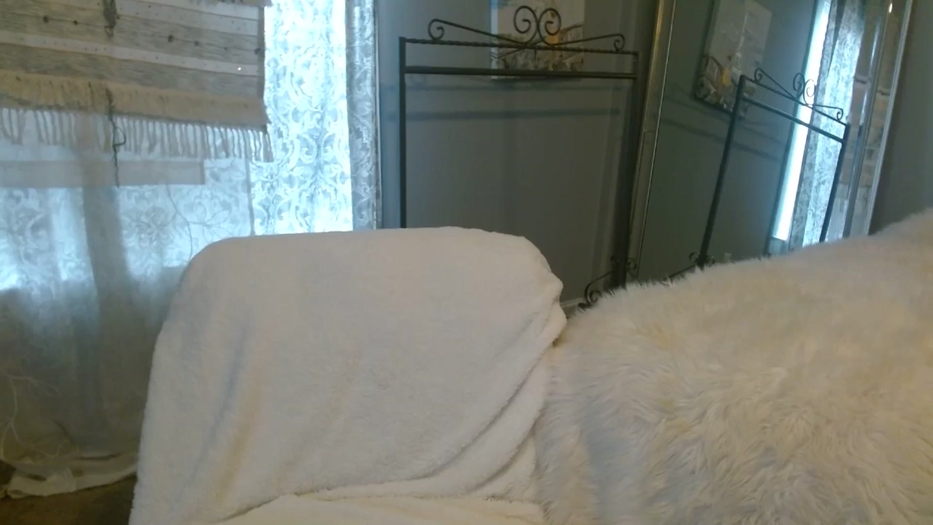 Gallery image thumbnail from ellakane699's myfreecams stream on, 02/12/2026, 19:36 image 7 of 20