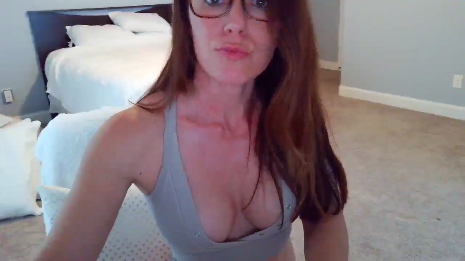 Gallery image thumbnail from ellakane699's myfreecams stream on, 03/10/2026, 18:56 image 4 of 20