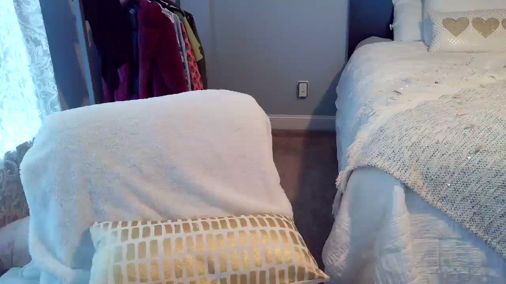 Gallery image thumbnail from ellakane699's myfreecams stream on, 03/26/2026, 13:36 image 16 of 20
