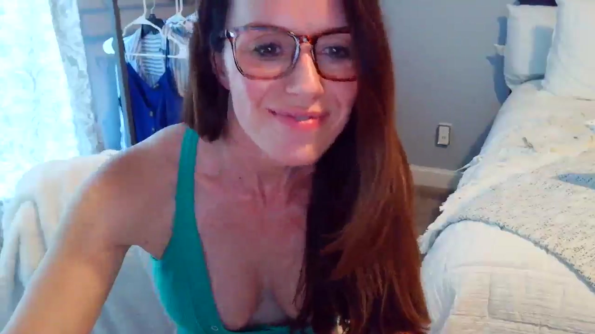 Gallery image thumbnail from ellakane699's myfreecams stream on, 04/08/2026, 14:01 image 3 of 20