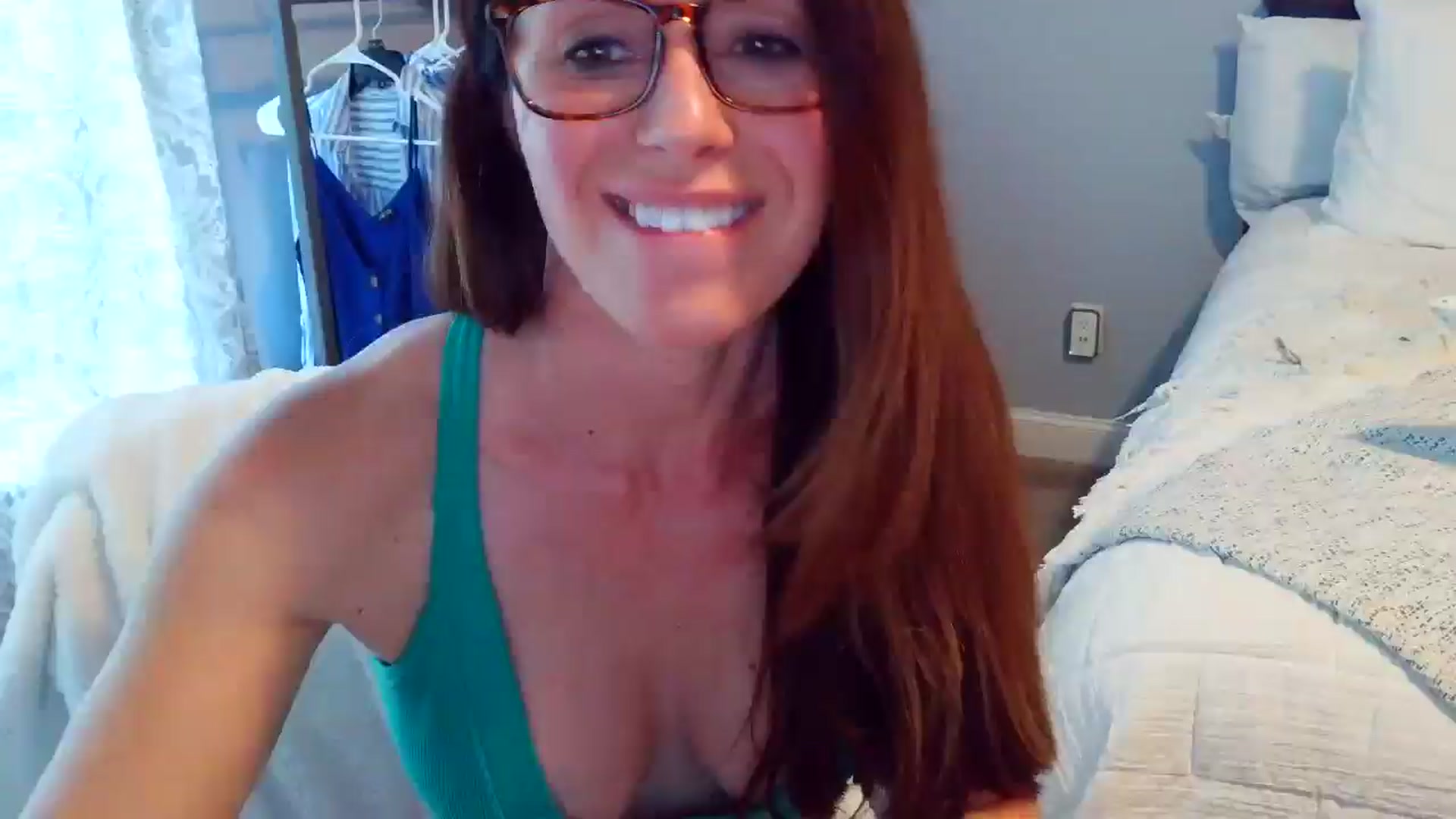 Gallery image thumbnail from ellakane699's myfreecams stream on, 04/08/2026, 14:01 image 2 of 20
