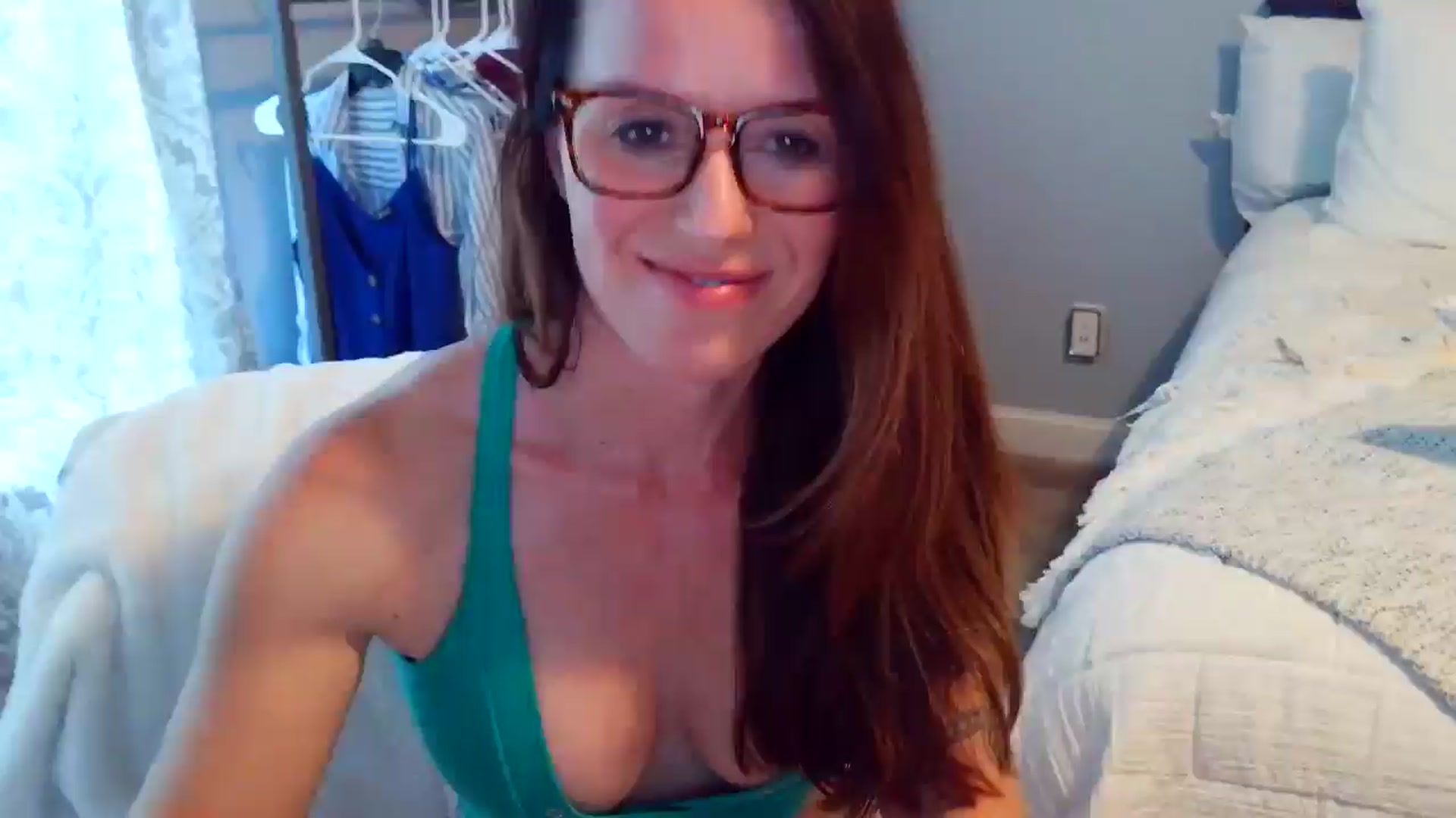 Gallery image thumbnail from ellakane699's myfreecams stream on, 04/08/2026, 14:01 image 18 of 20