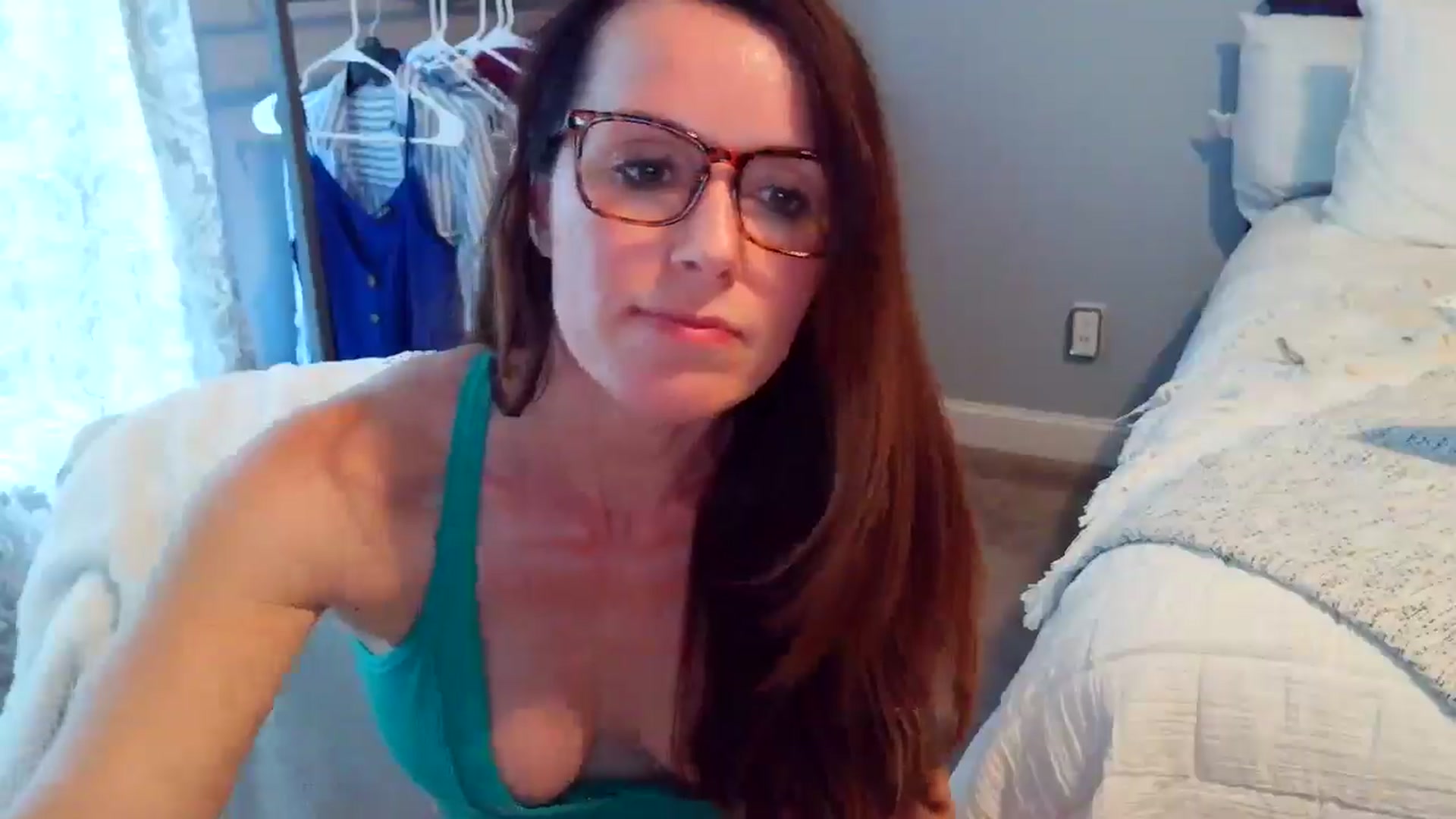 Gallery image thumbnail from ellakane699's myfreecams stream on, 04/08/2026, 14:01 image 13 of 20