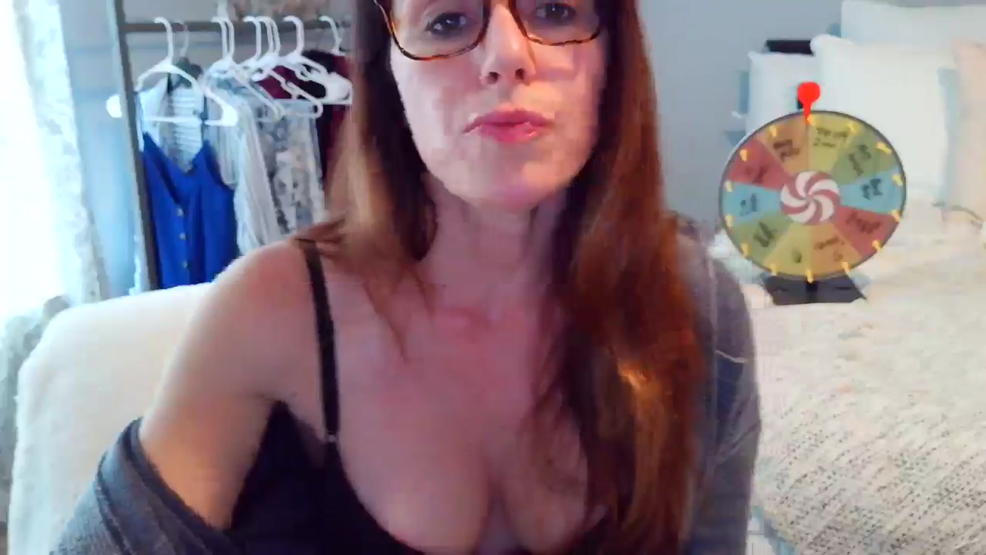Gallery image thumbnail from ellakane699's myfreecams stream on, 04/10/2026, 12:14 image 11 of 20