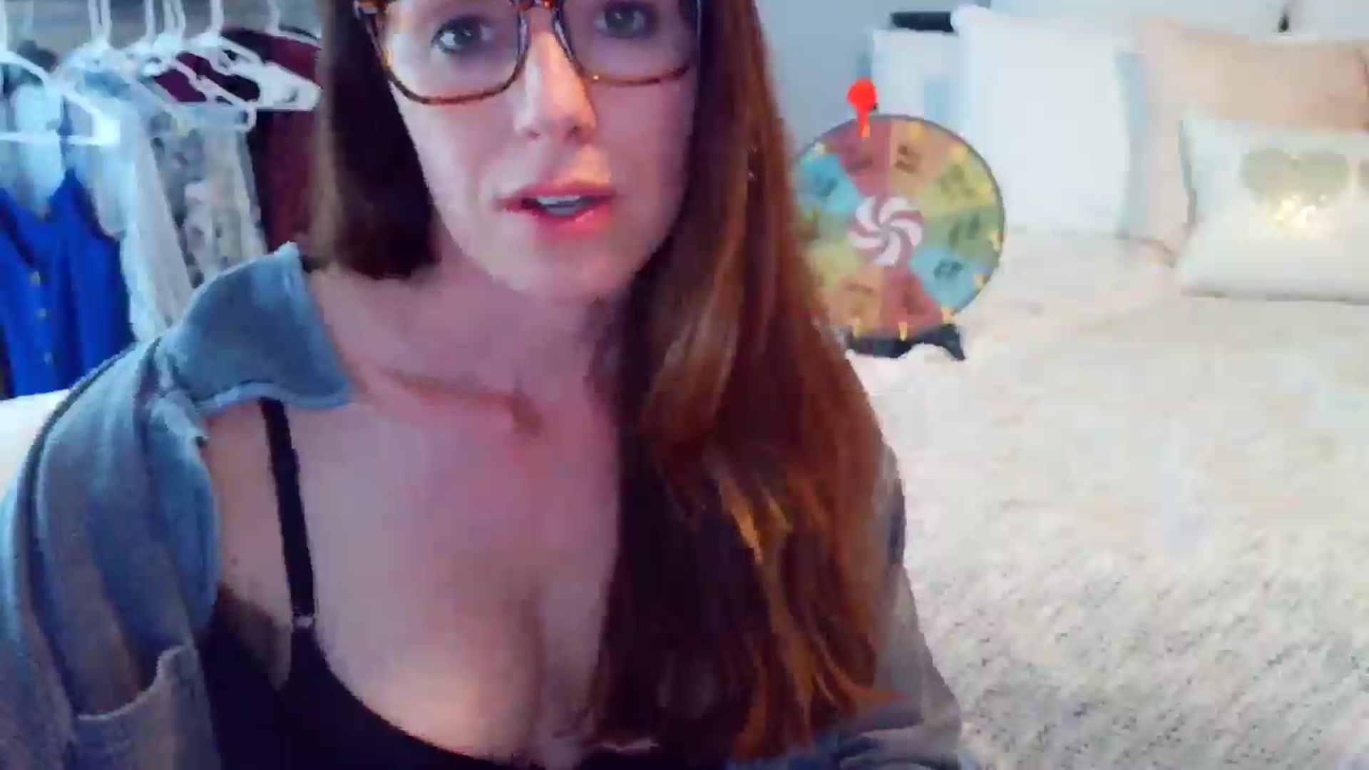 Gallery image thumbnail from ellakane699's myfreecams stream on, 04/10/2026, 13:13 image 4 of 20