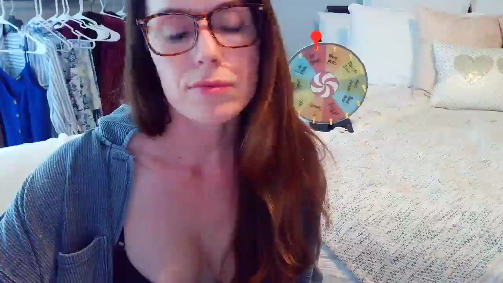 Gallery image thumbnail from ellakane699's myfreecams stream on, 04/10/2026, 13:13 image 14 of 20
