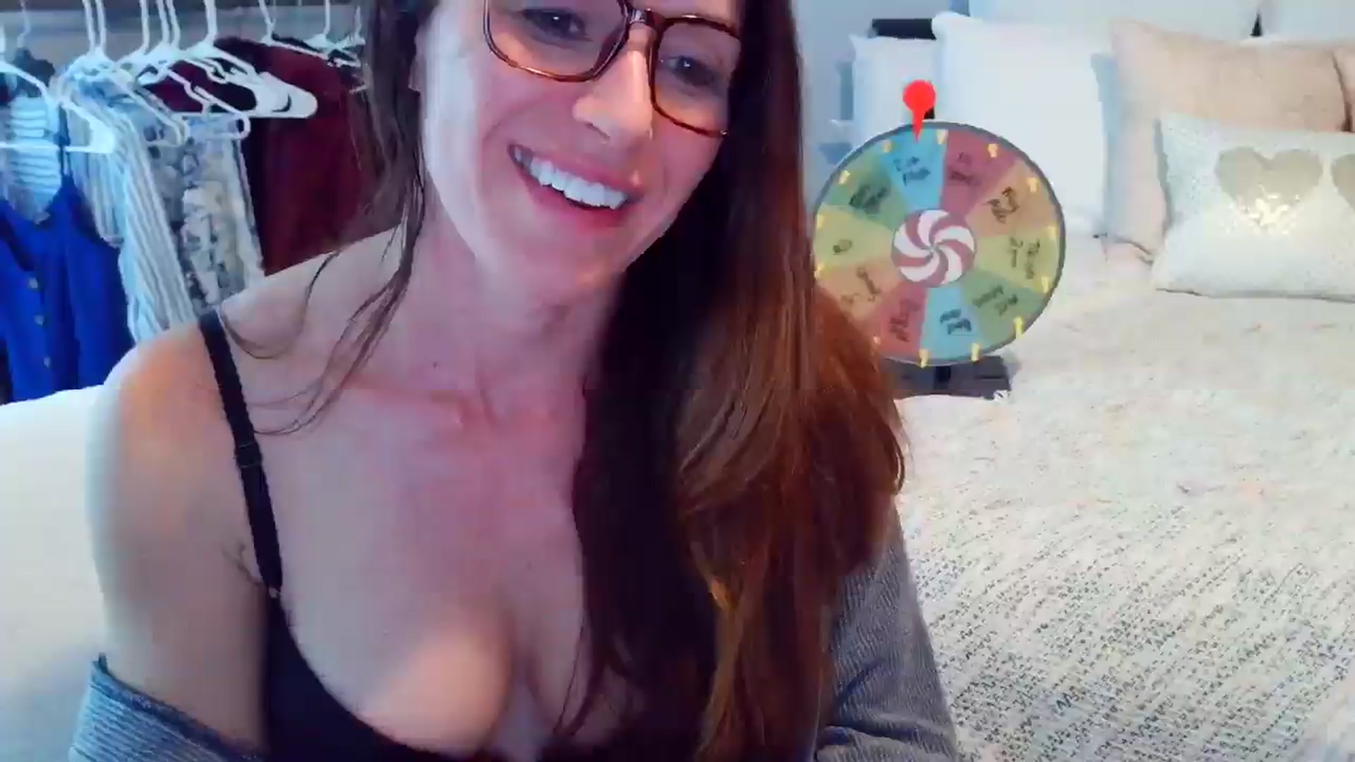 Gallery image thumbnail from ellakane699's myfreecams stream on, 04/10/2026, 13:47 image 3 of 20