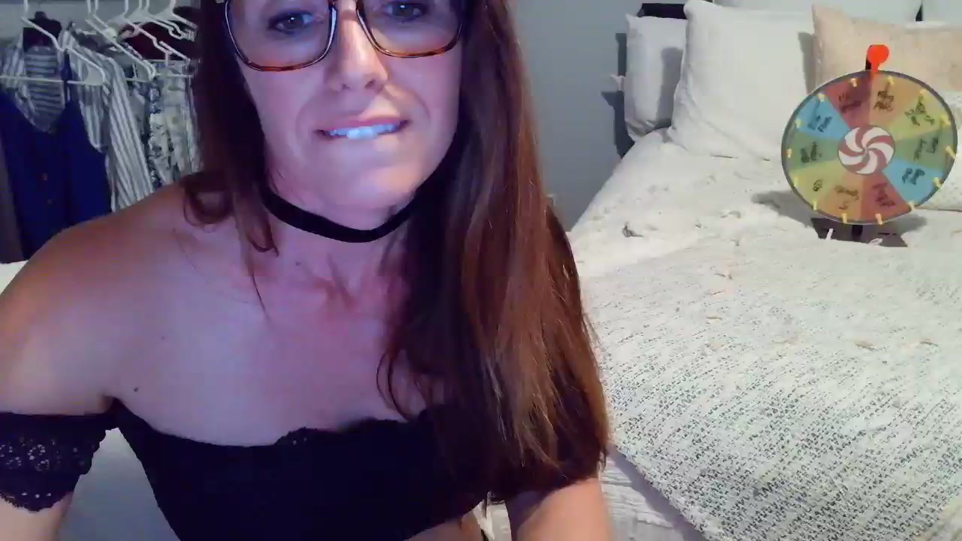 Gallery image thumbnail from ellakane699's myfreecams stream on, 04/15/2026, 24:19 image 19 of 20
