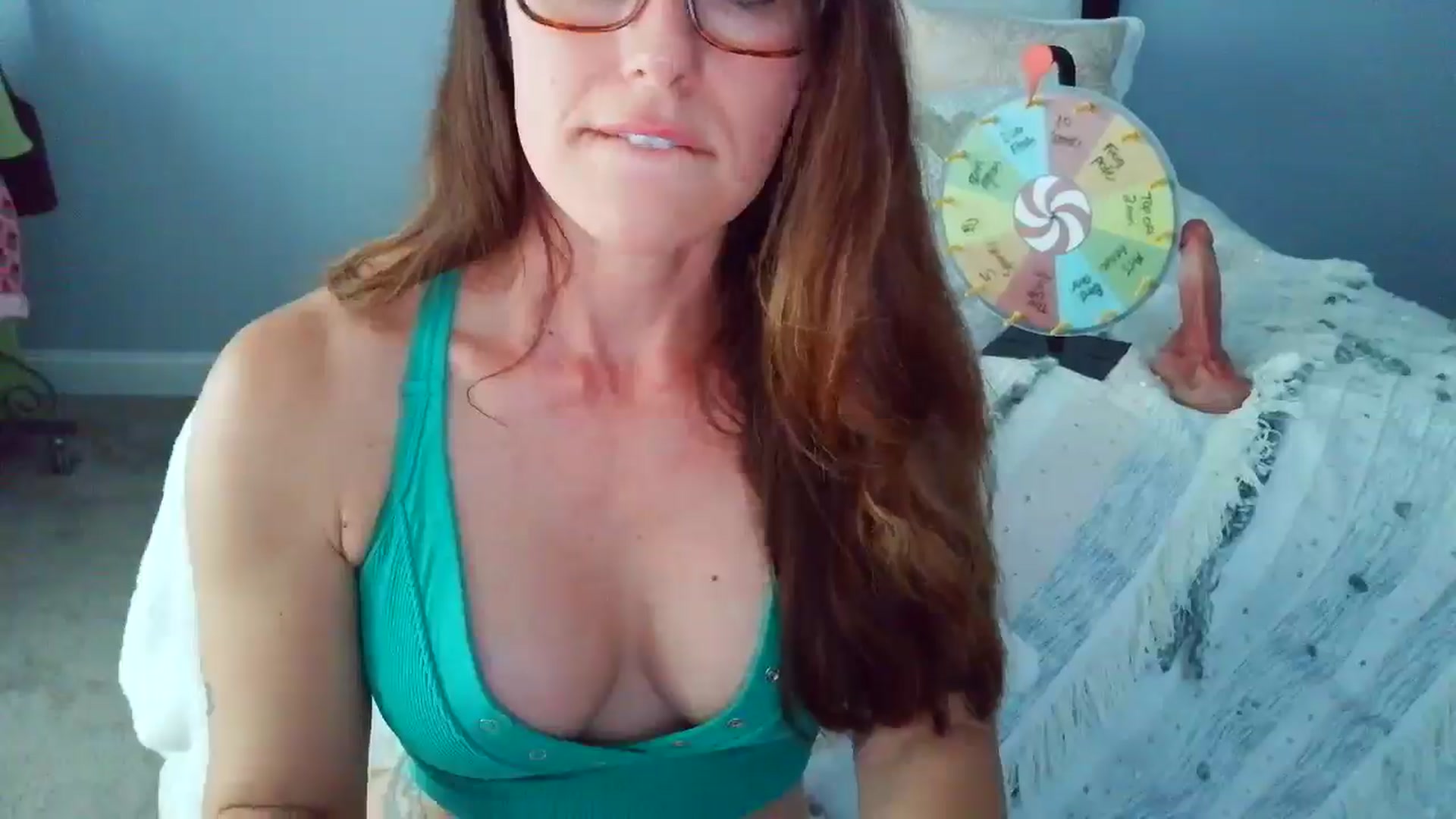Gallery image thumbnail from ellakane699's myfreecams stream on, 04/16/2026, 13:19 image 3 of 20