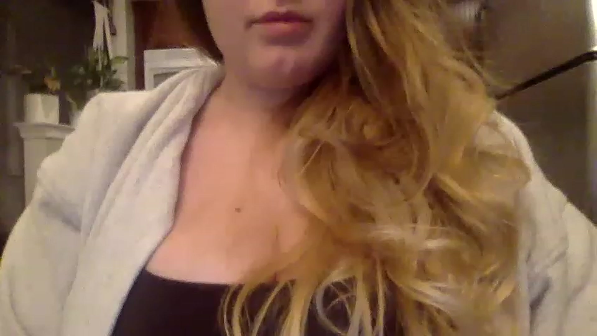Gallery image thumbnail from ellegirlie's myfreecams stream on, 11/21/2022, 23:38 image 2 of 20