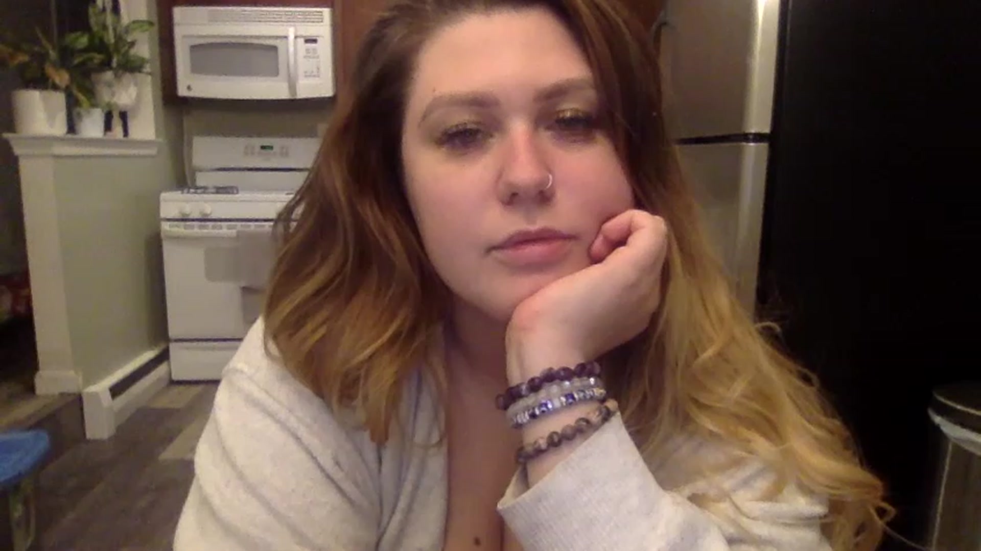 Gallery image thumbnail from ellegirlie's myfreecams stream on, 11/21/2022, 23:38 image 3 of 20