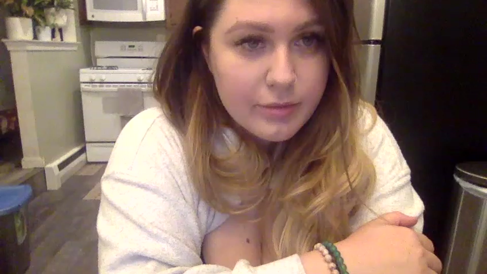 Gallery image thumbnail from ellegirlie's myfreecams stream on, 11/22/2022, 02:22 image 6 of 20