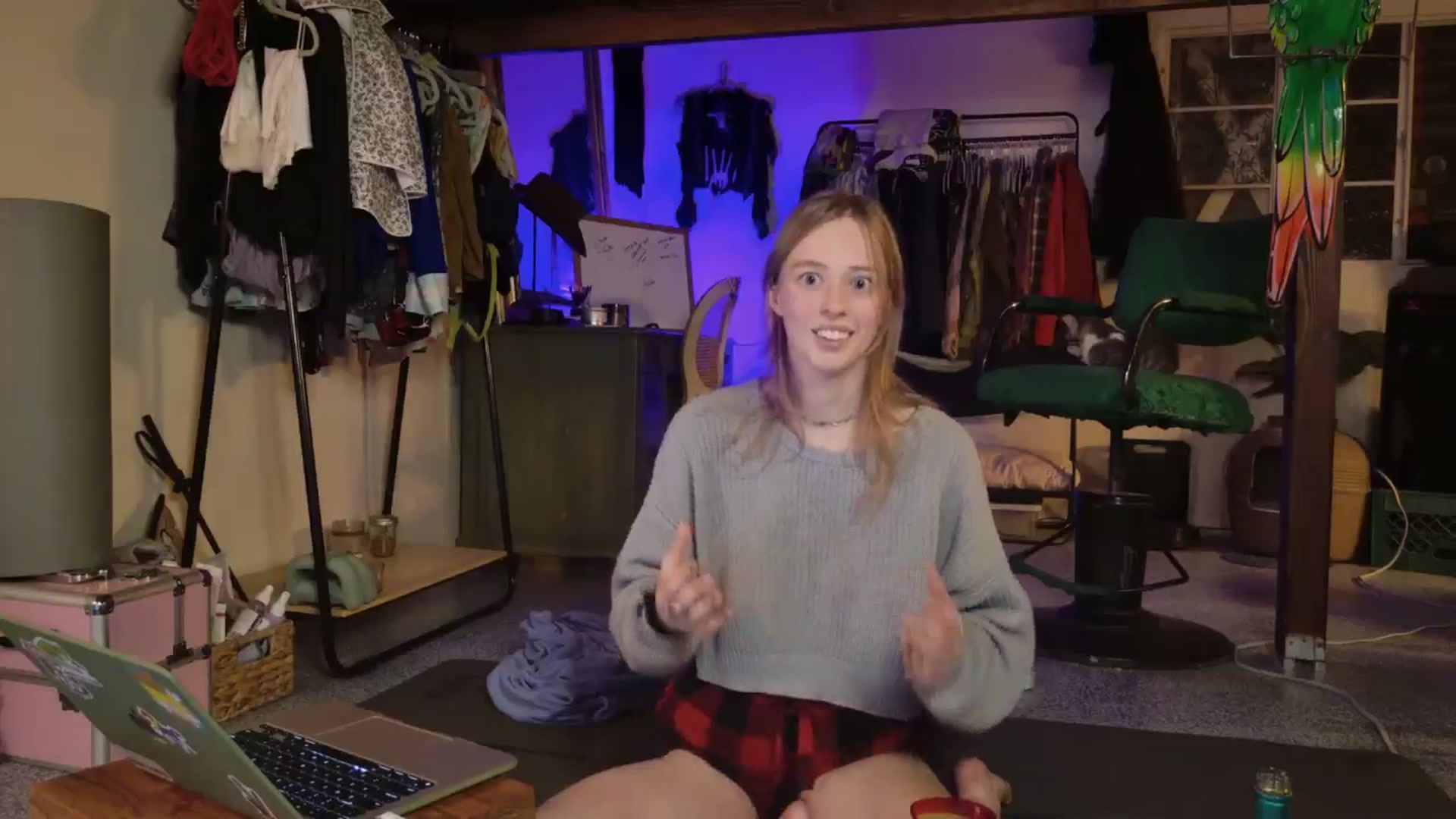 Gallery image thumbnail from ellispierce's myfreecams stream on, 10/27/2025, 06:57 image 16 of 20