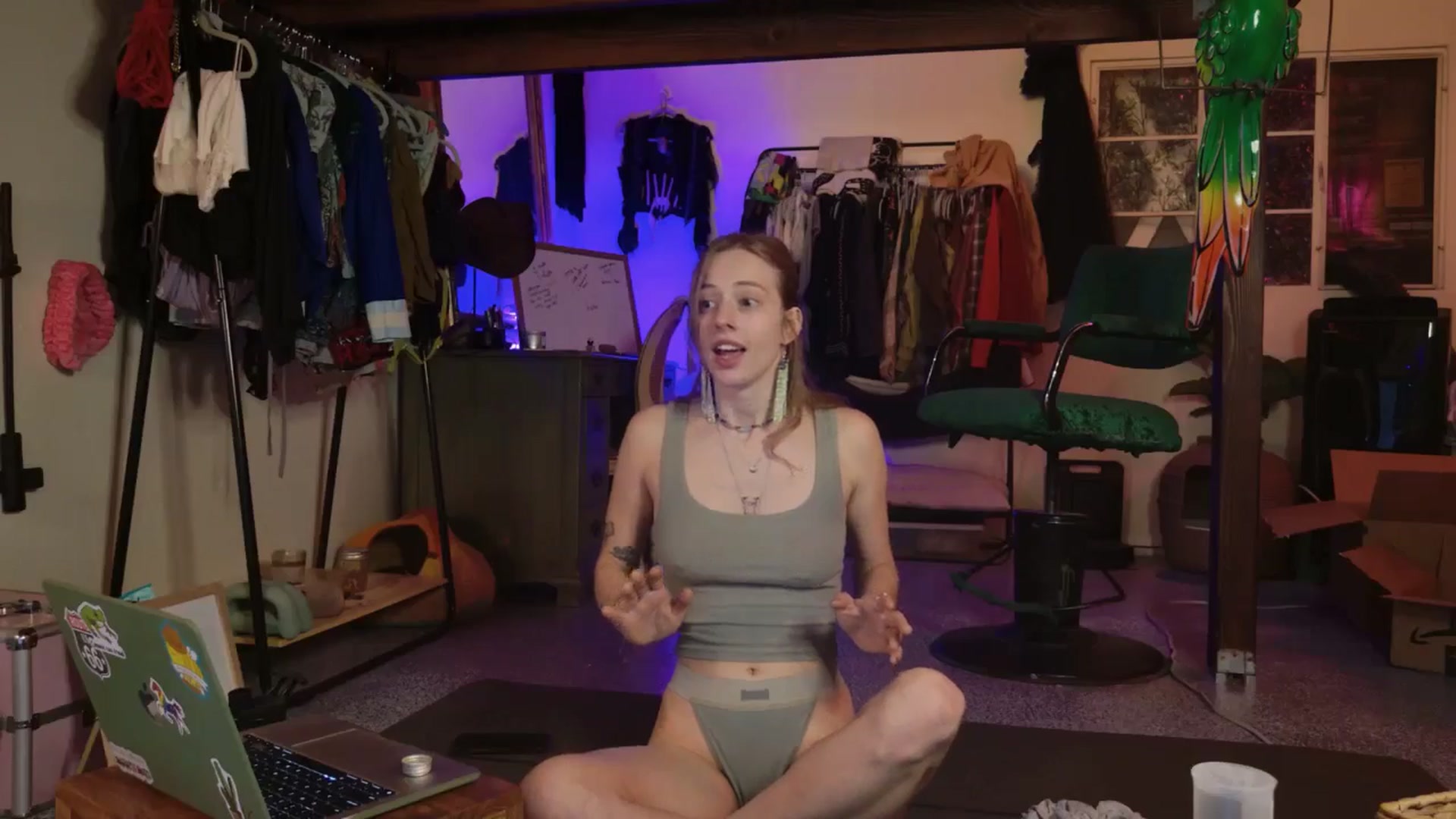 Gallery image thumbnail from ellispierce's myfreecams stream on, 10/28/2025, 08:02 image 19 of 20
