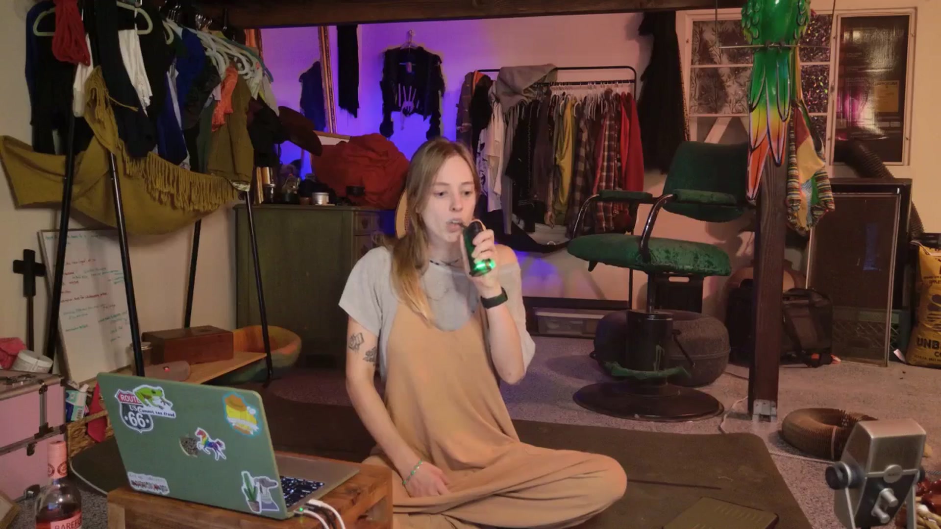 Gallery image thumbnail from ellispierce's myfreecams stream on, 11/06/2025, 09:46 image 3 of 20