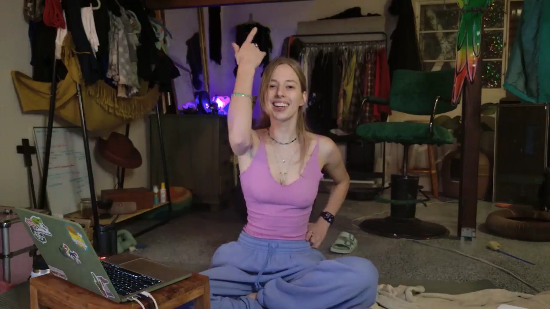 Gallery image thumbnail from ellispierce's myfreecams stream on, 11/08/2025, 09:17 image 10 of 20