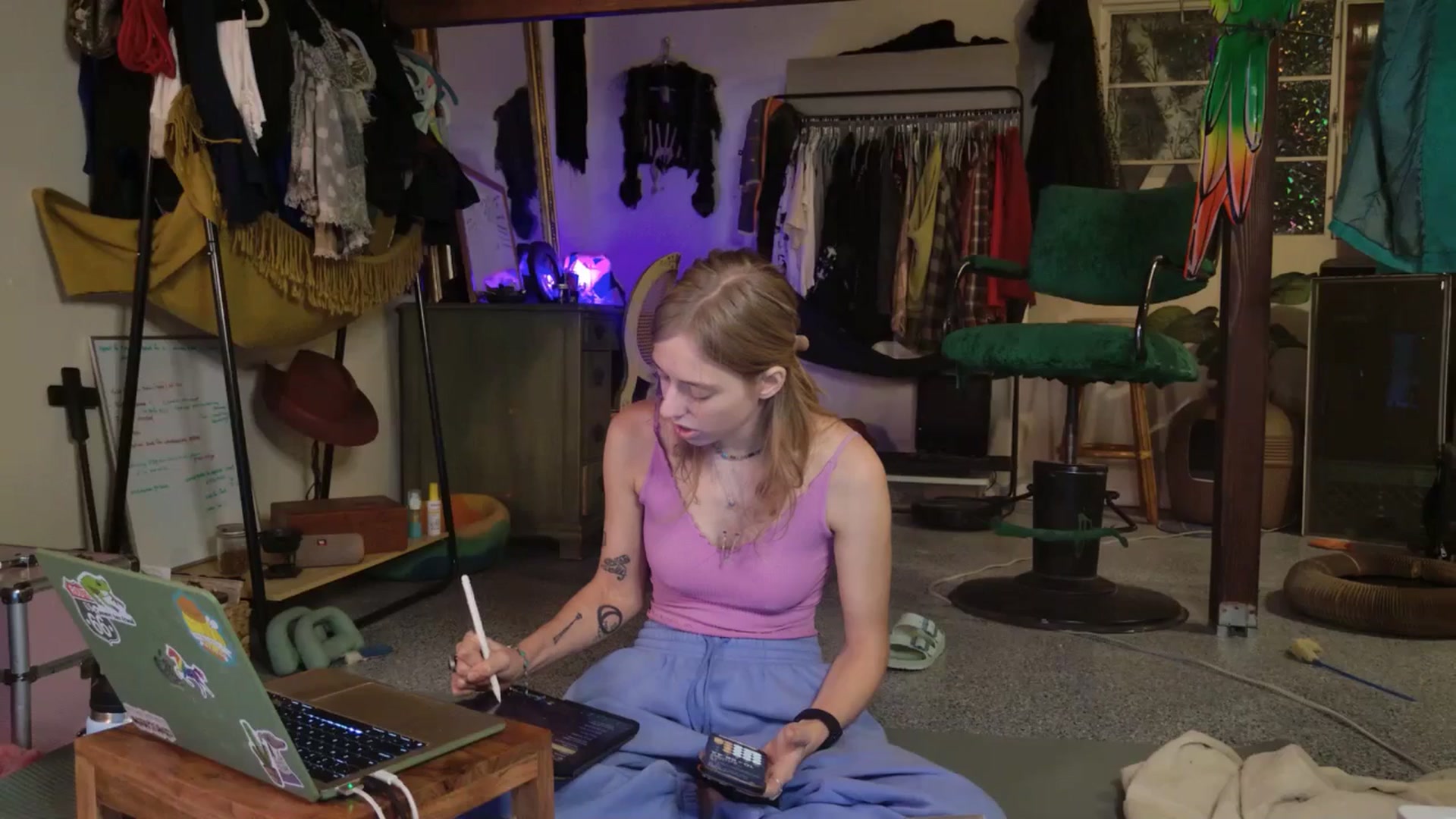 Gallery image thumbnail from ellispierce's myfreecams stream on, 11/08/2025, 09:17 image 18 of 20