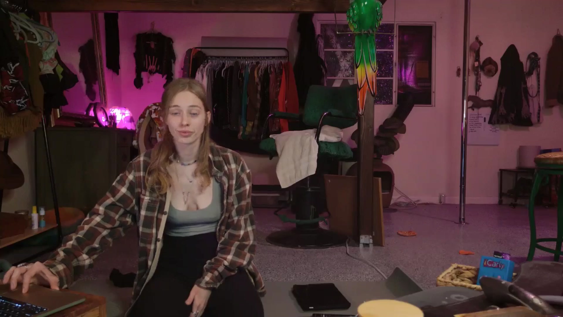 Gallery image thumbnail from ellispierce's myfreecams stream on, 11/13/2025, 08:16 image 17 of 20