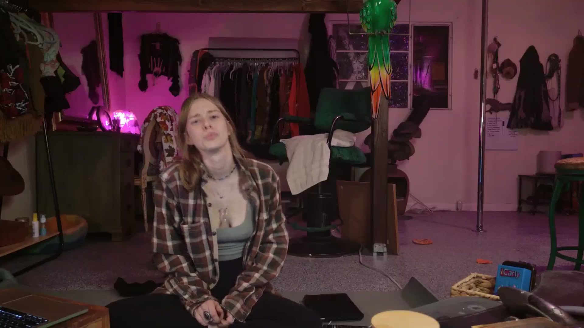 Gallery image thumbnail from ellispierce's myfreecams stream on, 11/13/2025, 08:16 image 16 of 20