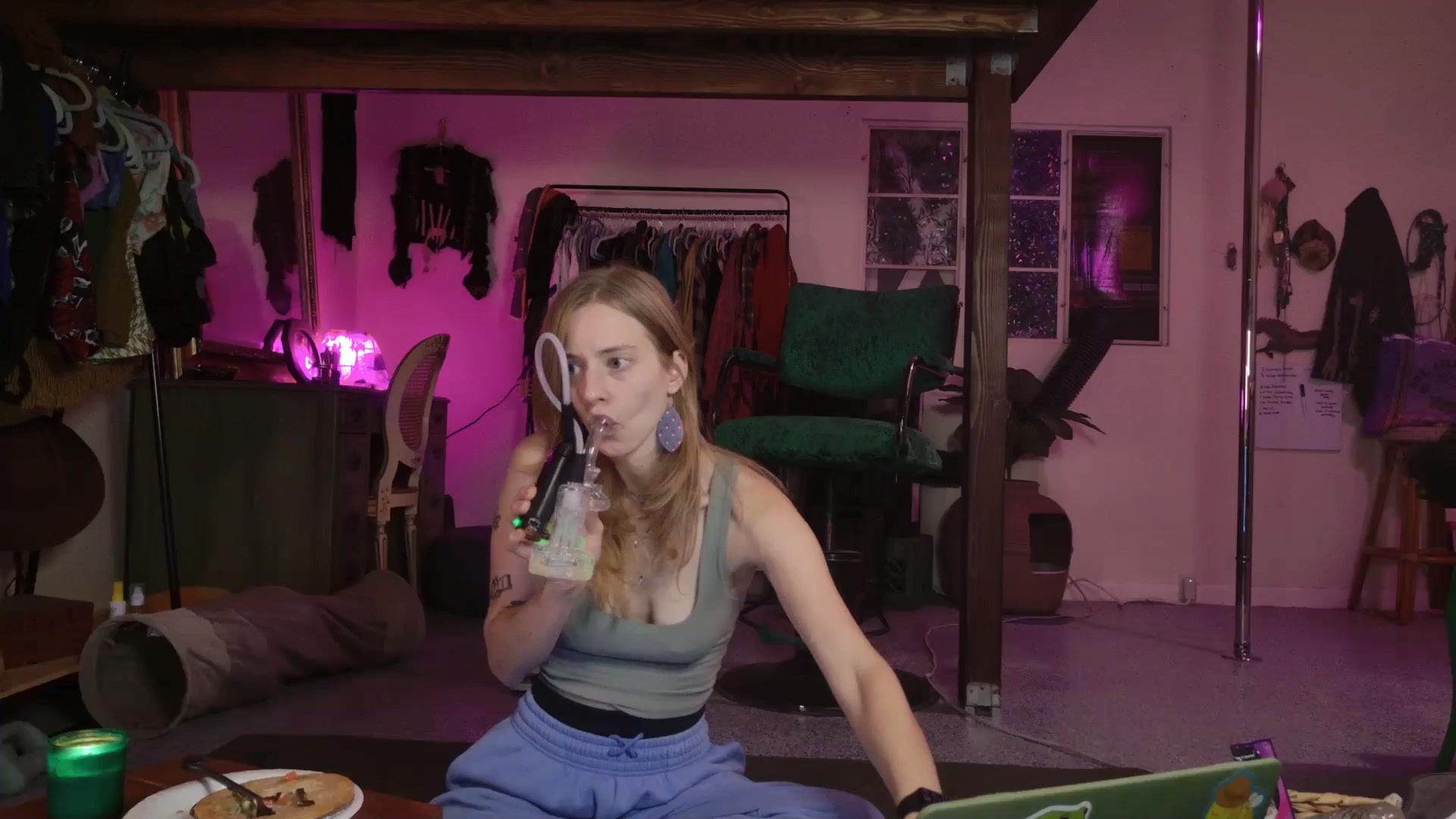 Gallery image thumbnail from ellispierce's myfreecams stream on, 11/17/2025, 09:07 image 9 of 20