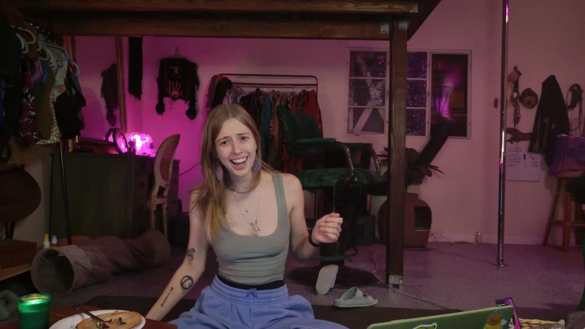 Gallery image thumbnail from ellispierce's myfreecams stream on, 11/17/2025, 09:07 image 6 of 20