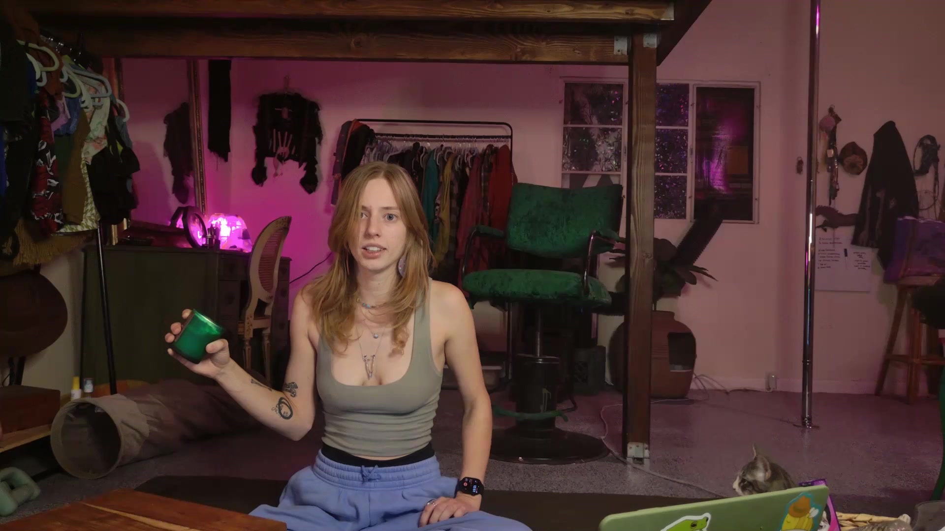 Gallery image thumbnail from ellispierce's myfreecams stream on, 11/17/2025, 09:07 image 13 of 20