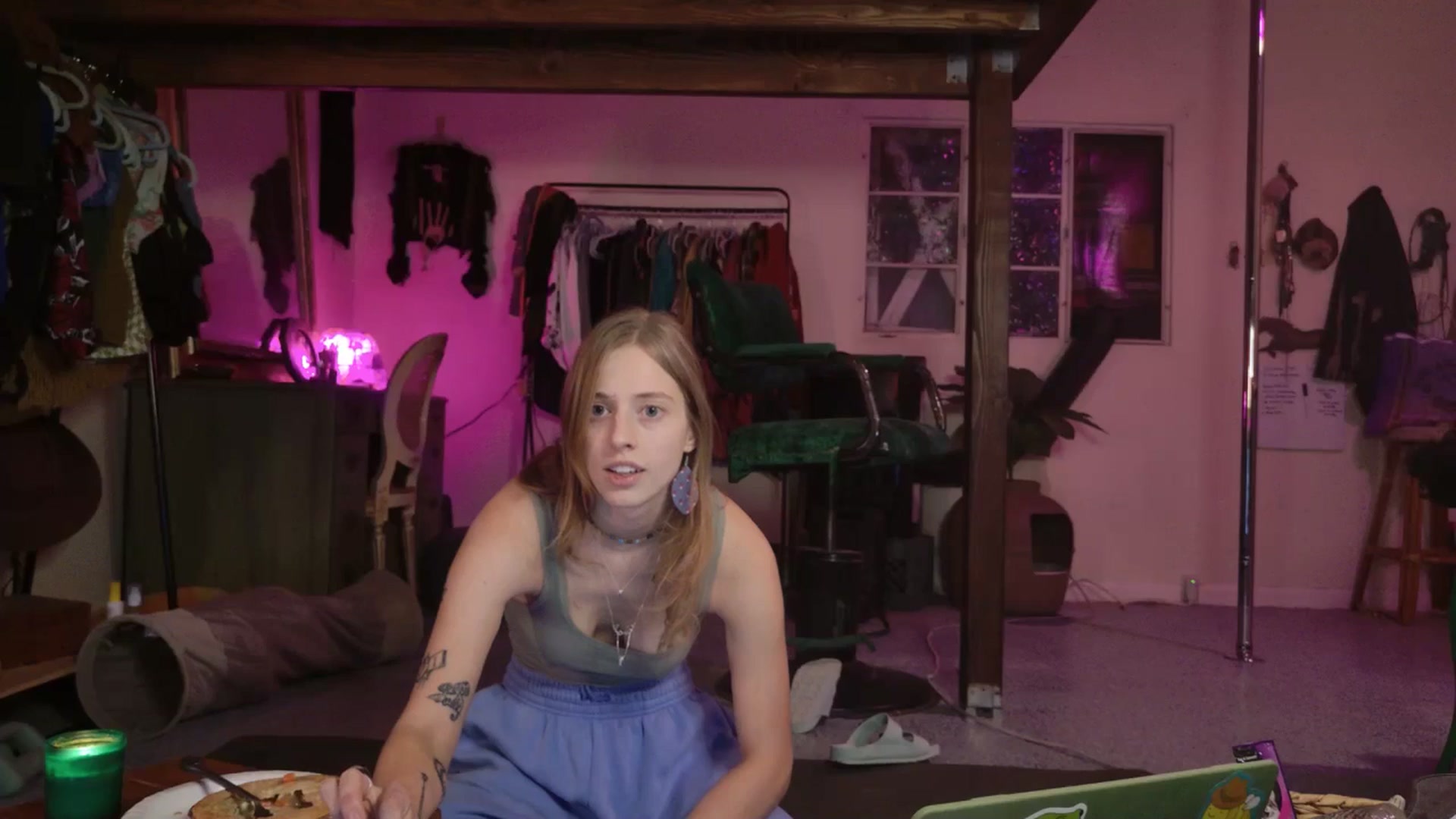 Gallery image thumbnail from ellispierce's myfreecams stream on, 11/17/2025, 09:07 image 5 of 20