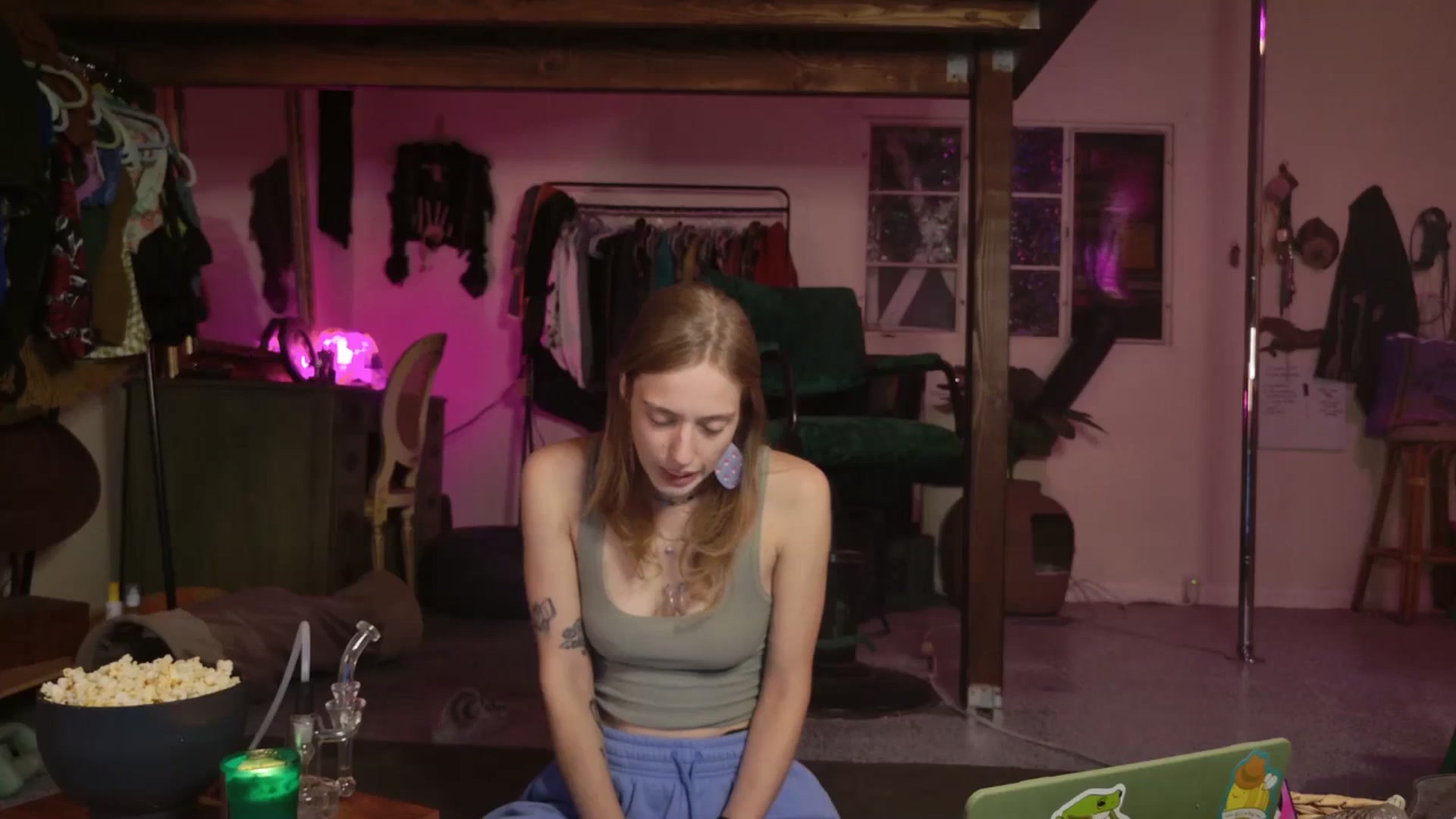 Gallery image thumbnail from ellispierce's myfreecams stream on, 11/17/2025, 11:10 image 13 of 20